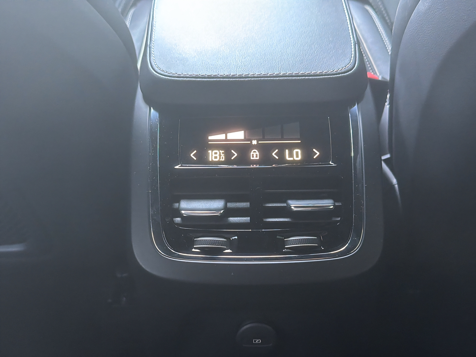 VOLVO XC90 2.0 T8 TE R-Design 7P. eAWD-image-19