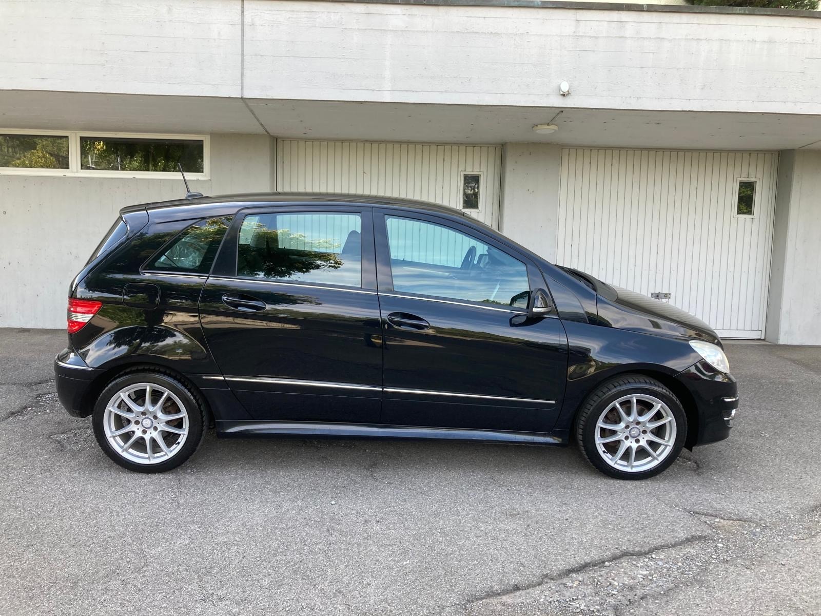 MERCEDES-BENZ B 200 Autotronic-image-3