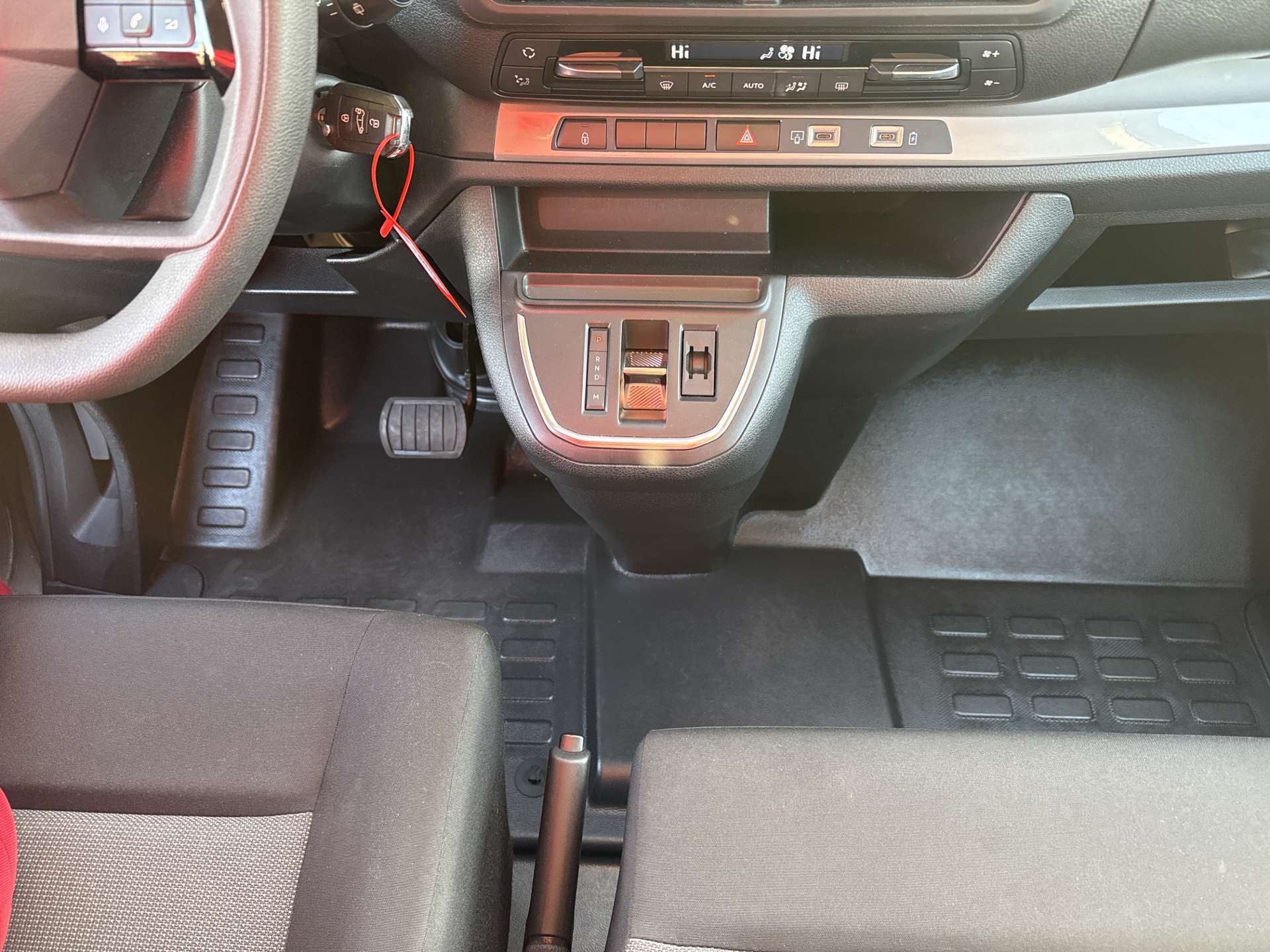 PEUGEOT Traveller 2.0 BlueHDi 9-Plätzer Business Long EAT-Automat-image-11