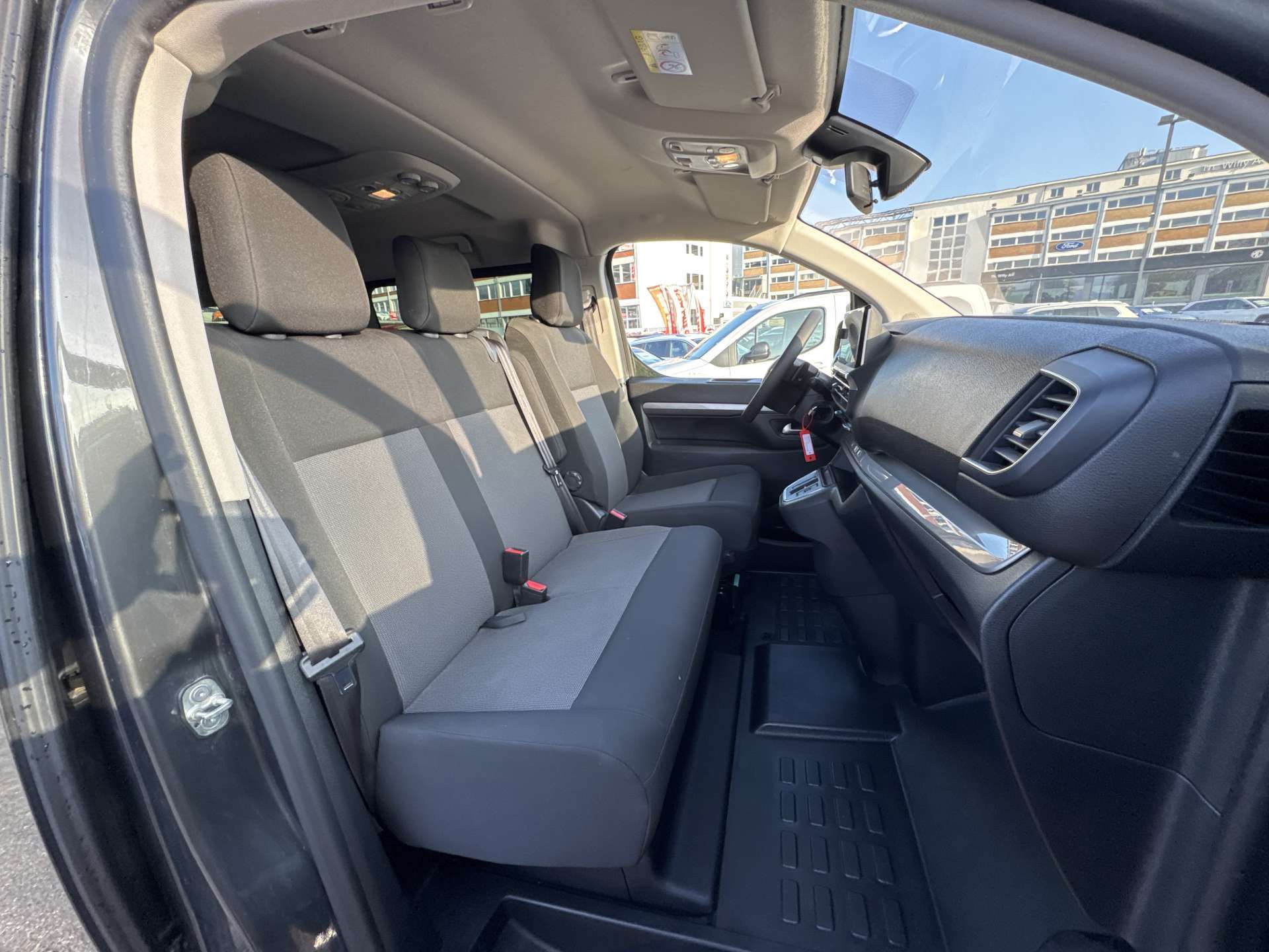 PEUGEOT Traveller 2.0 BlueHDi 9-Plätzer Business Long EAT-Automat-image-12