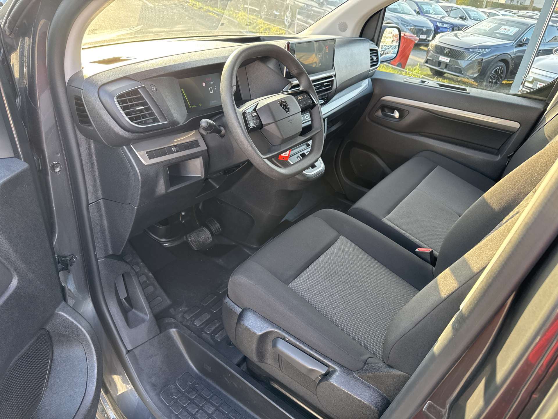 PEUGEOT Traveller 2.0 BlueHDi 9-Plätzer Business Long EAT-Automat-image-5