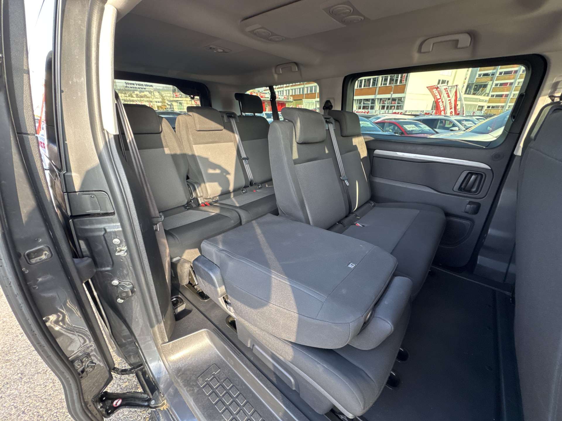 PEUGEOT Traveller 2.0 BlueHDi 9-Plätzer Business Long EAT-Automat-image-6
