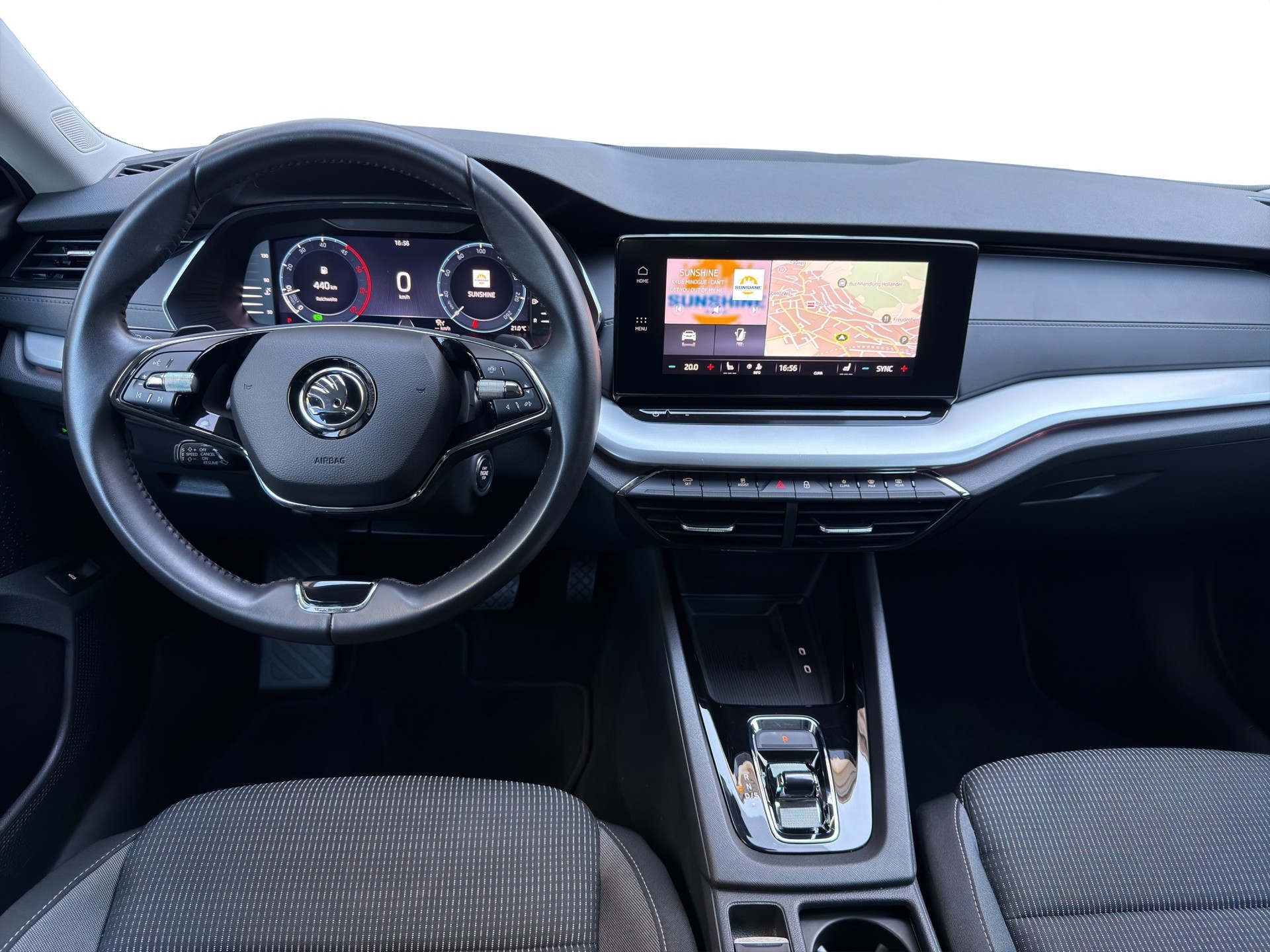 SKODA Octavia Combi 2.0 TDI DSG Ambition *Anhängerkupplung*-image-8