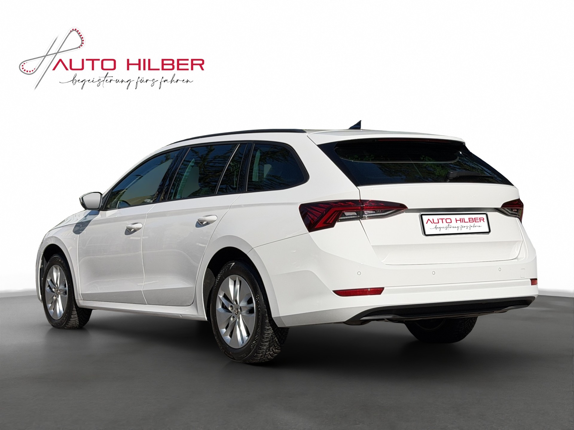 SKODA Octavia Combi 2.0 TDI DSG Ambition *Anhängerkupplung*-image-4