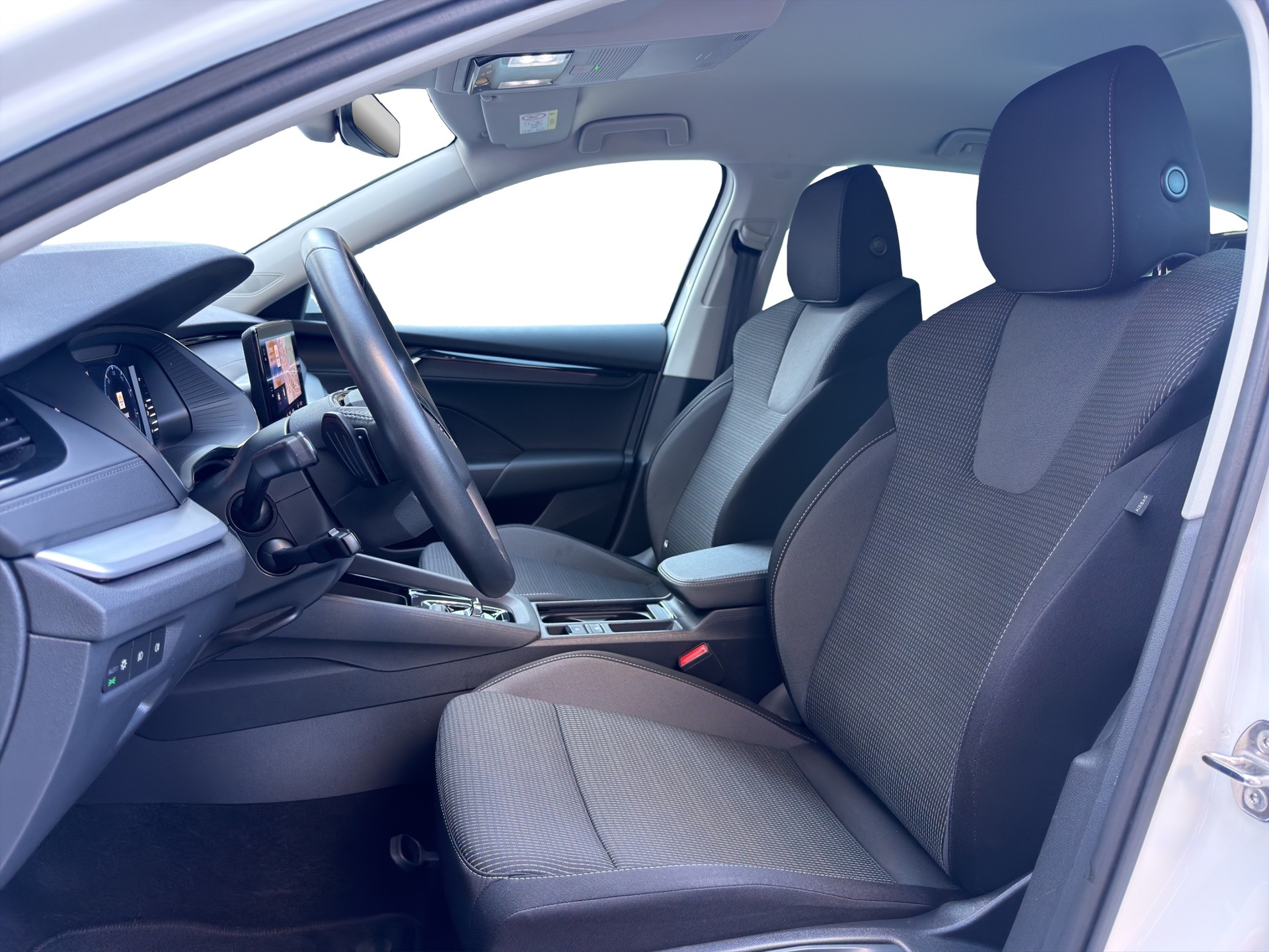SKODA Octavia Combi 2.0 TDI DSG Ambition *Anhängerkupplung*-image-10