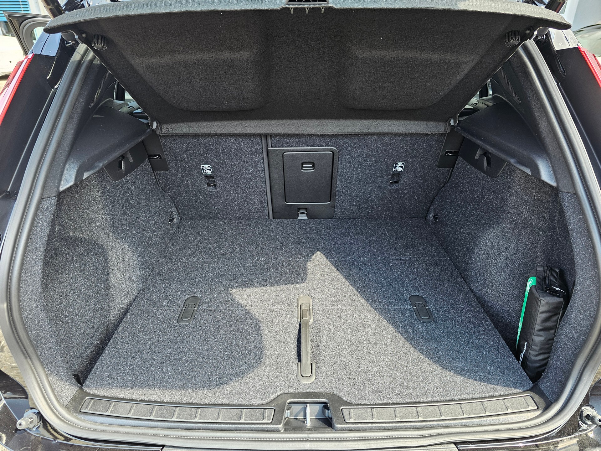VOLVO EX40 Twin Performance Ultra AWD-image-16