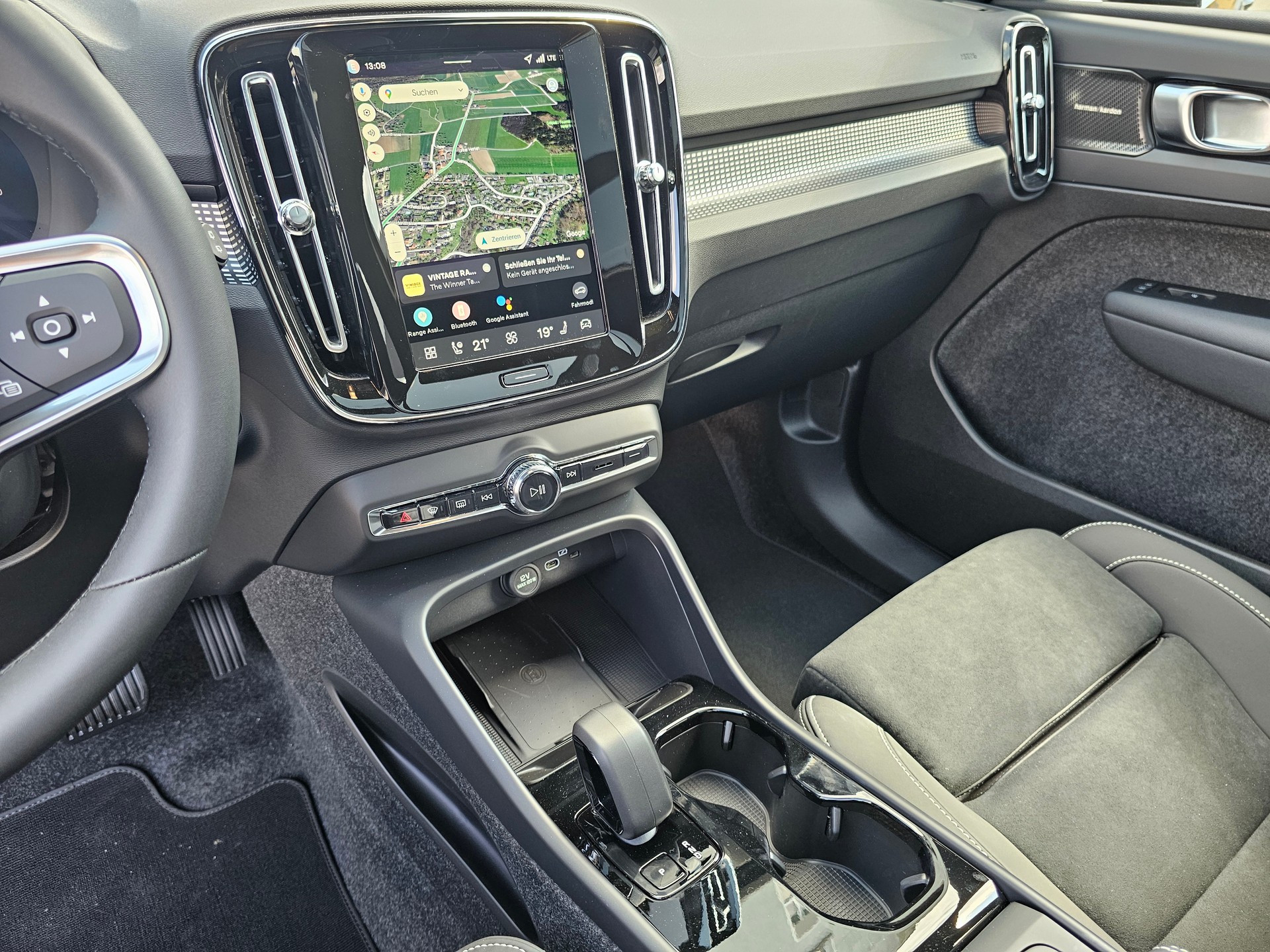 VOLVO EX40 Twin Performance Ultra AWD-image-12