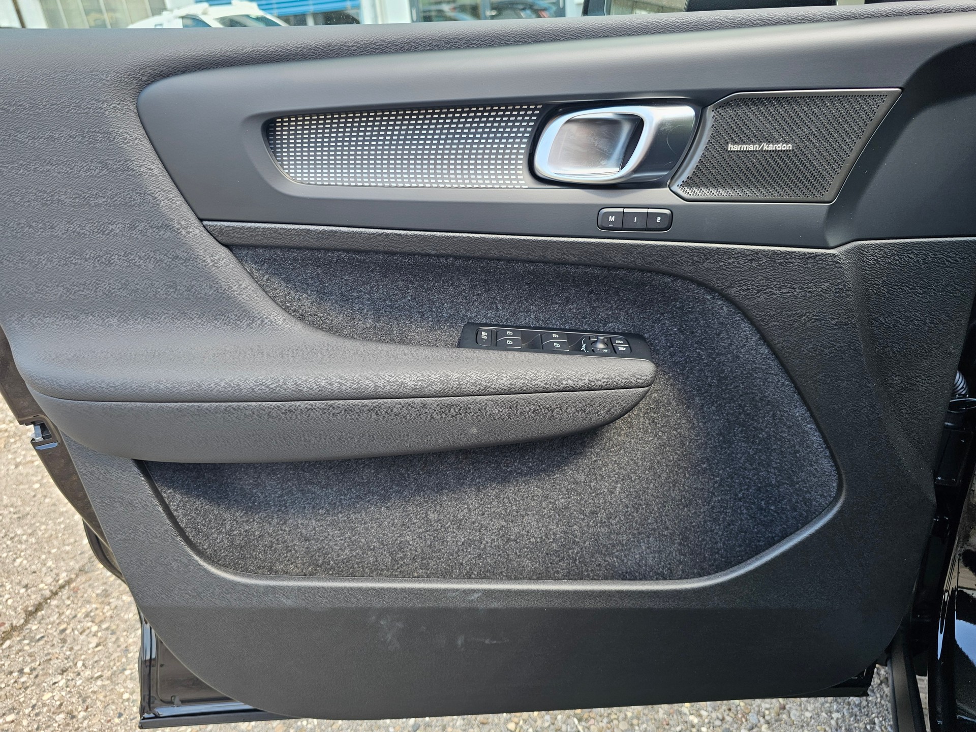 VOLVO EX40 Twin Performance Ultra AWD-image-8