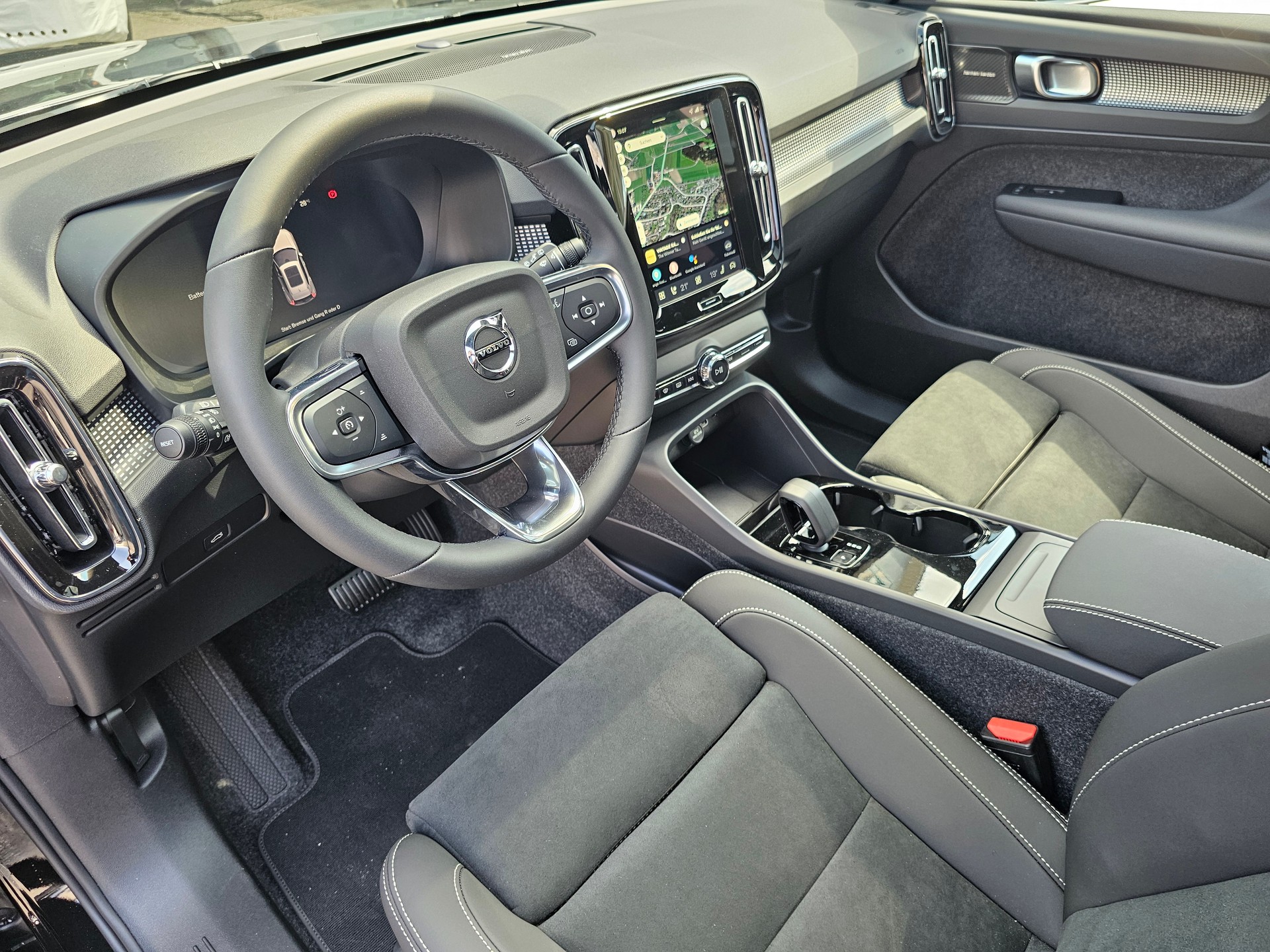 VOLVO EX40 Twin Performance Ultra AWD-image-9