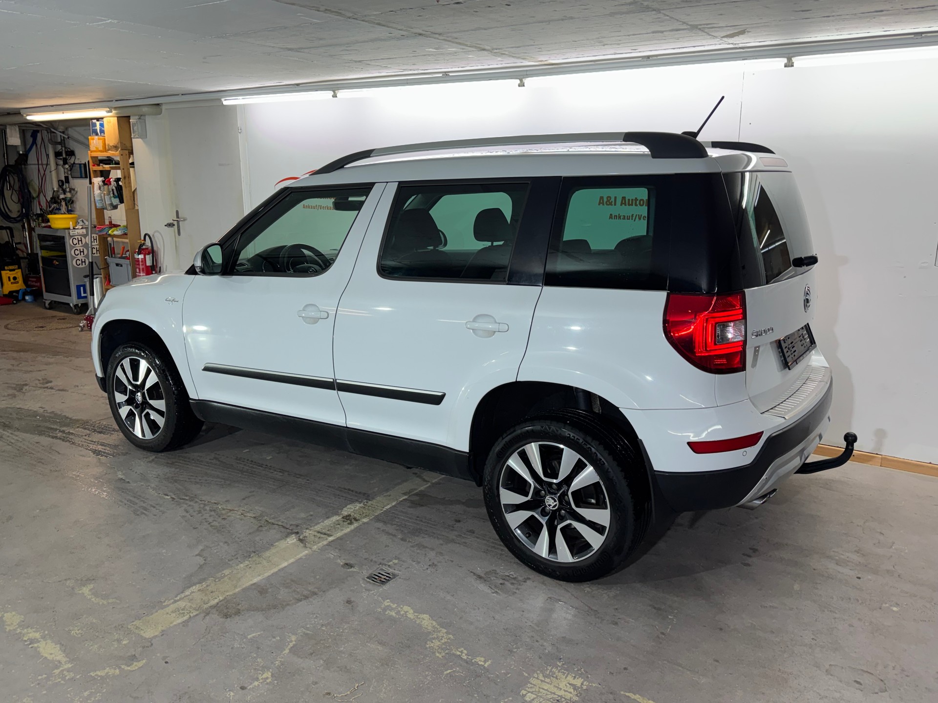 SKODA Yeti 2.0 TDI L&K 4x4 DSG-image-2