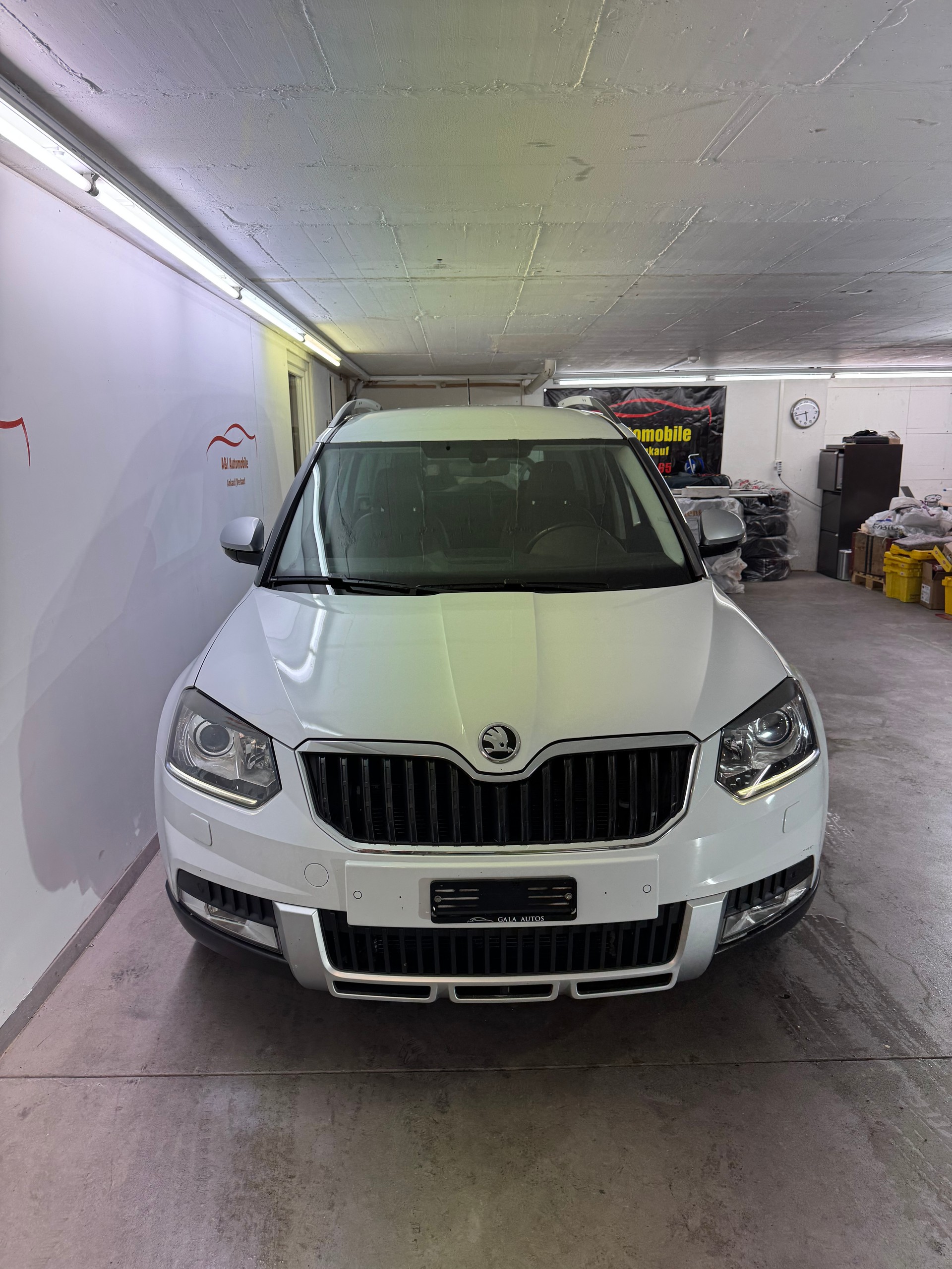 SKODA Yeti 2.0 TDI L&K 4x4 DSG-image-4
