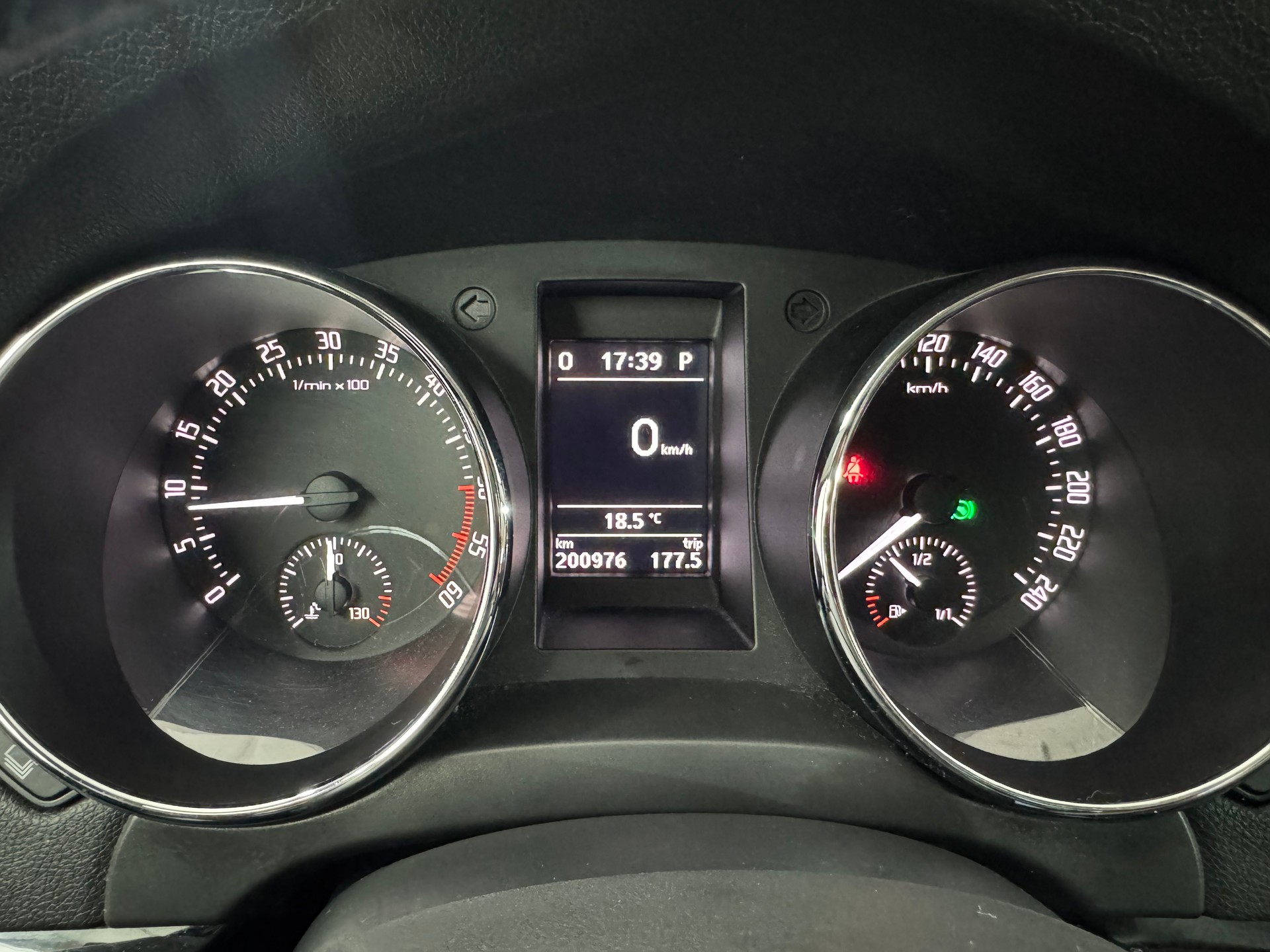 SKODA Yeti 2.0 TDI L&K 4x4 DSG-image-11
