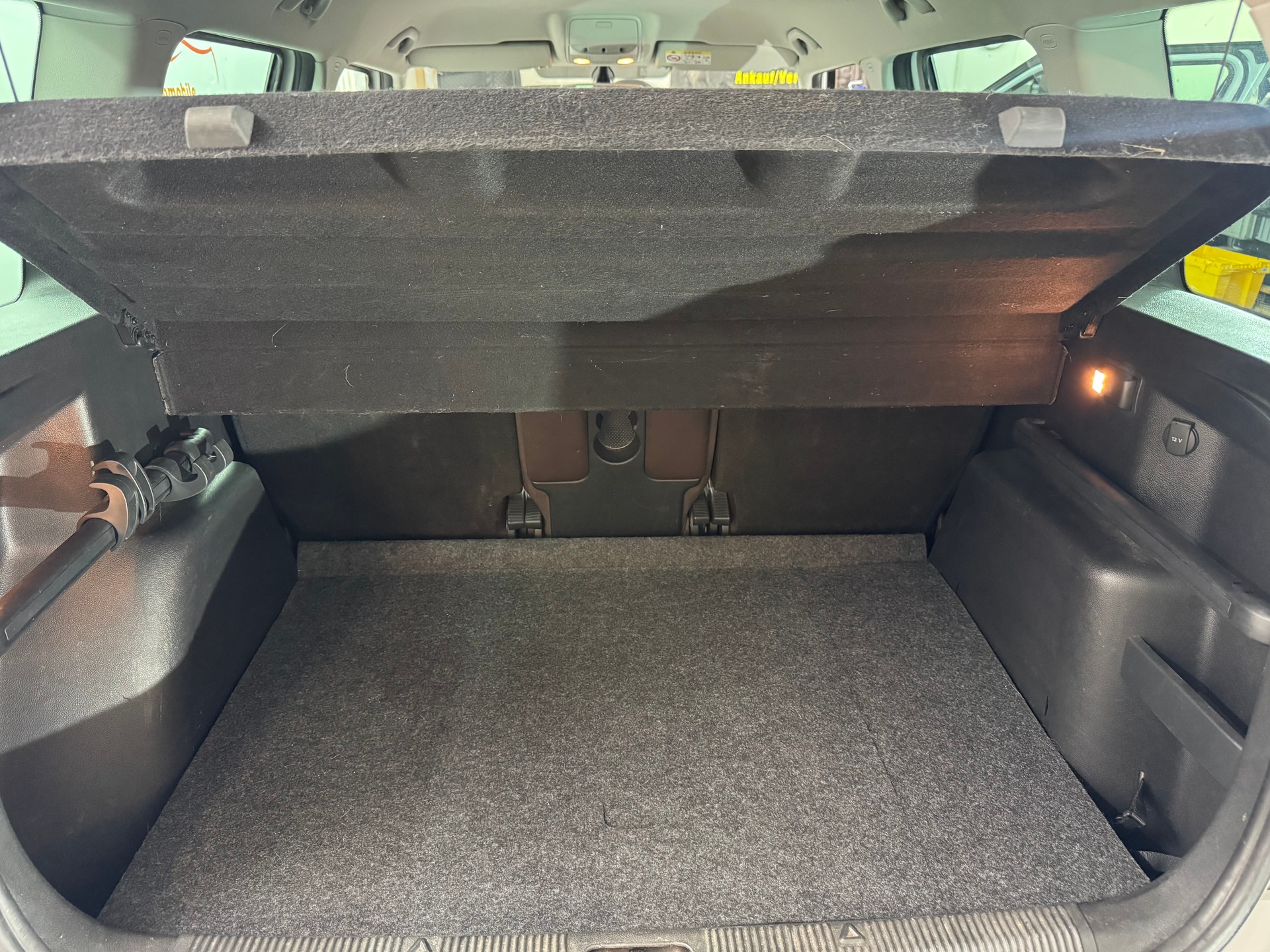 SKODA Yeti 2.0 TDI L&K 4x4 DSG-image-13