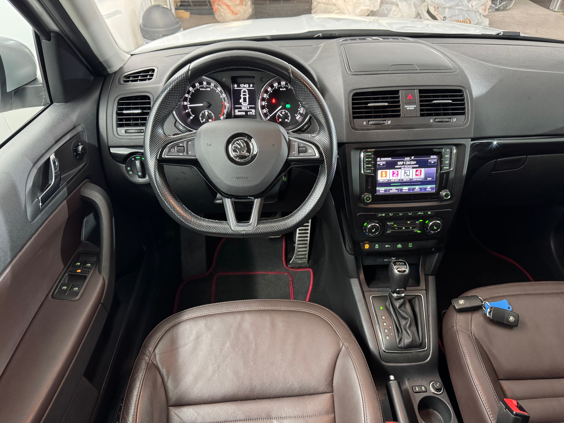 SKODA Yeti 2.0 TDI L&K 4x4 DSG-image-7