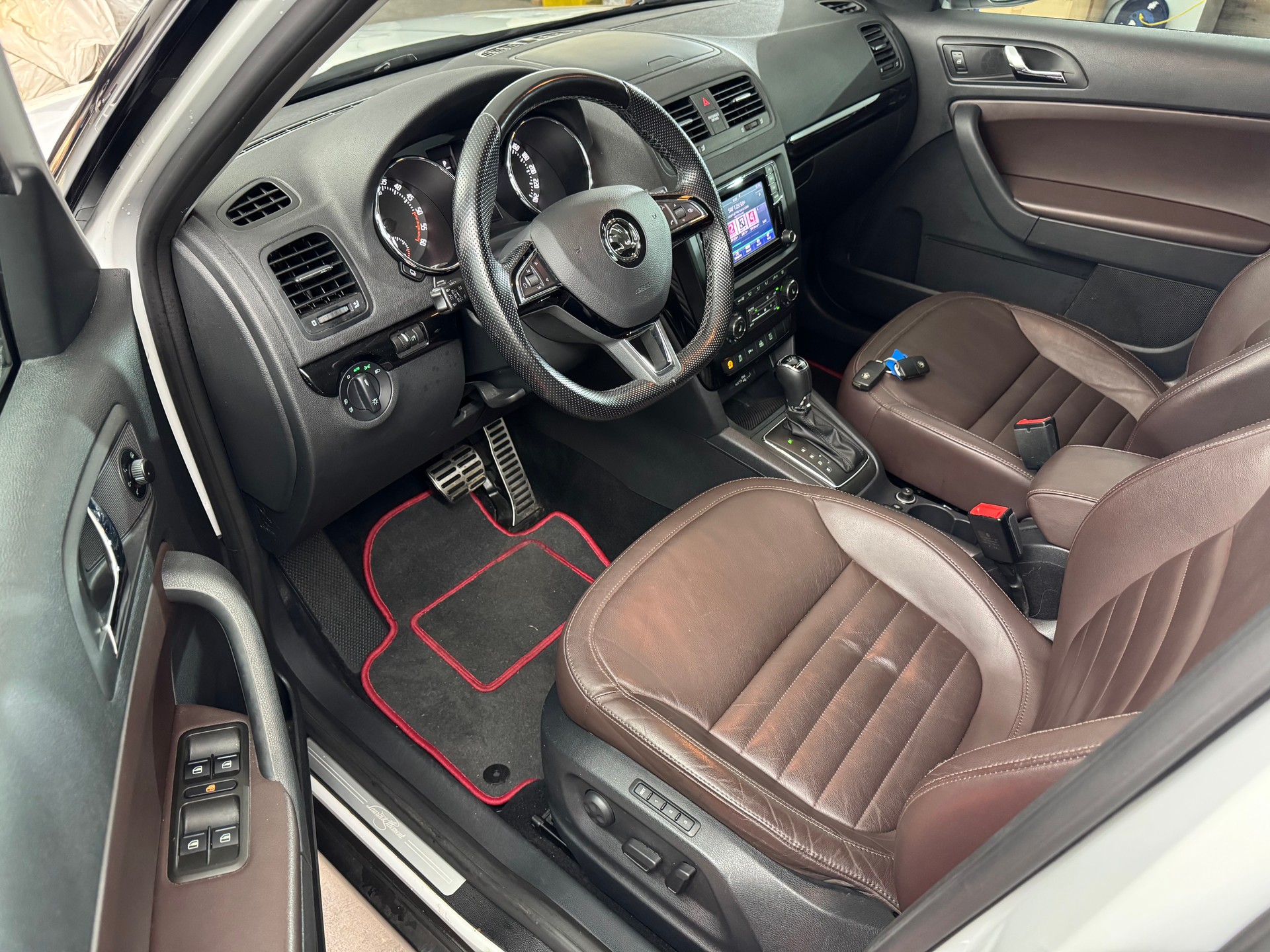 SKODA Yeti 2.0 TDI L&K 4x4 DSG-image-8