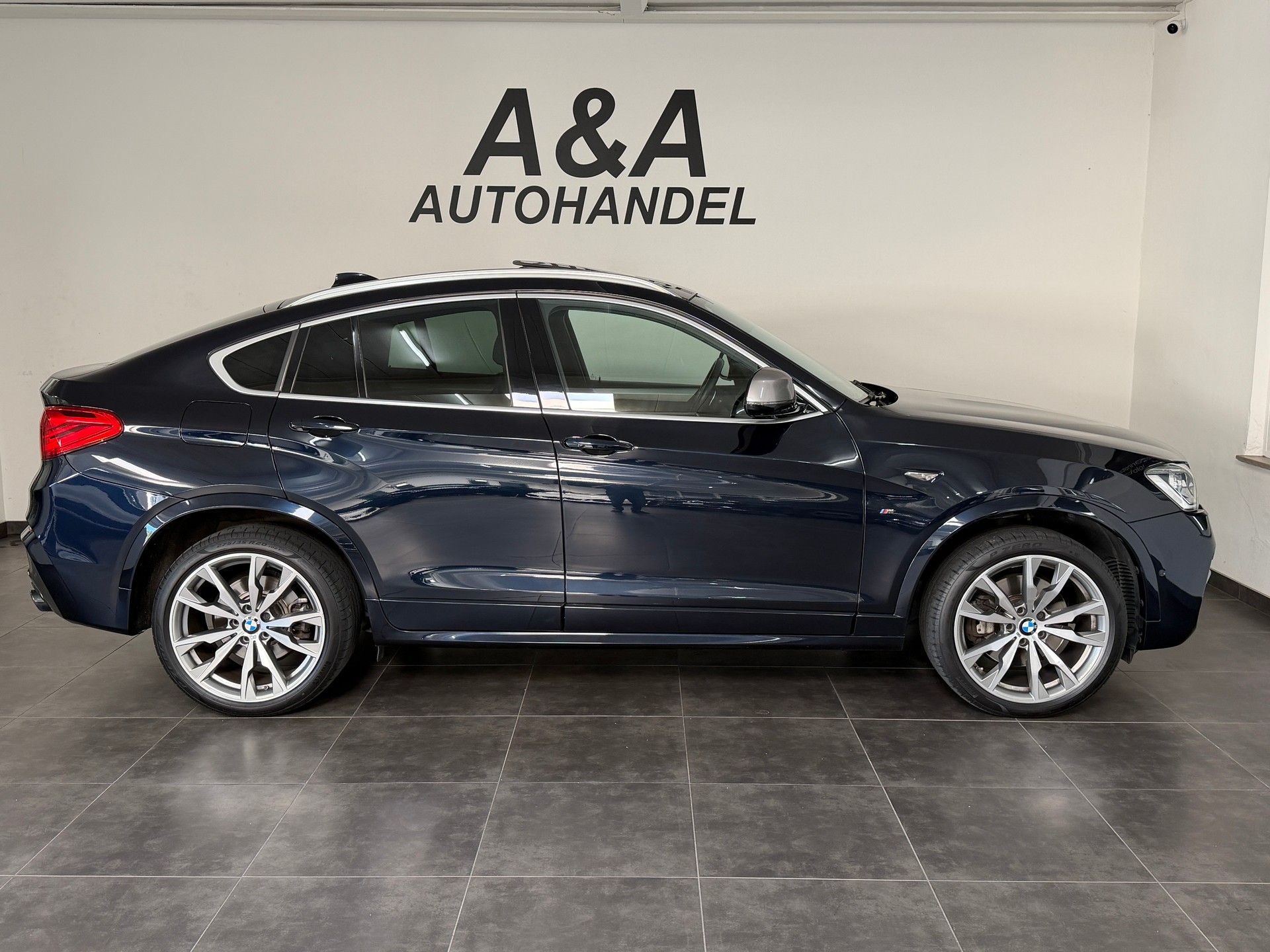 BMW X4 M 40i Steptronic-showroom-element-2