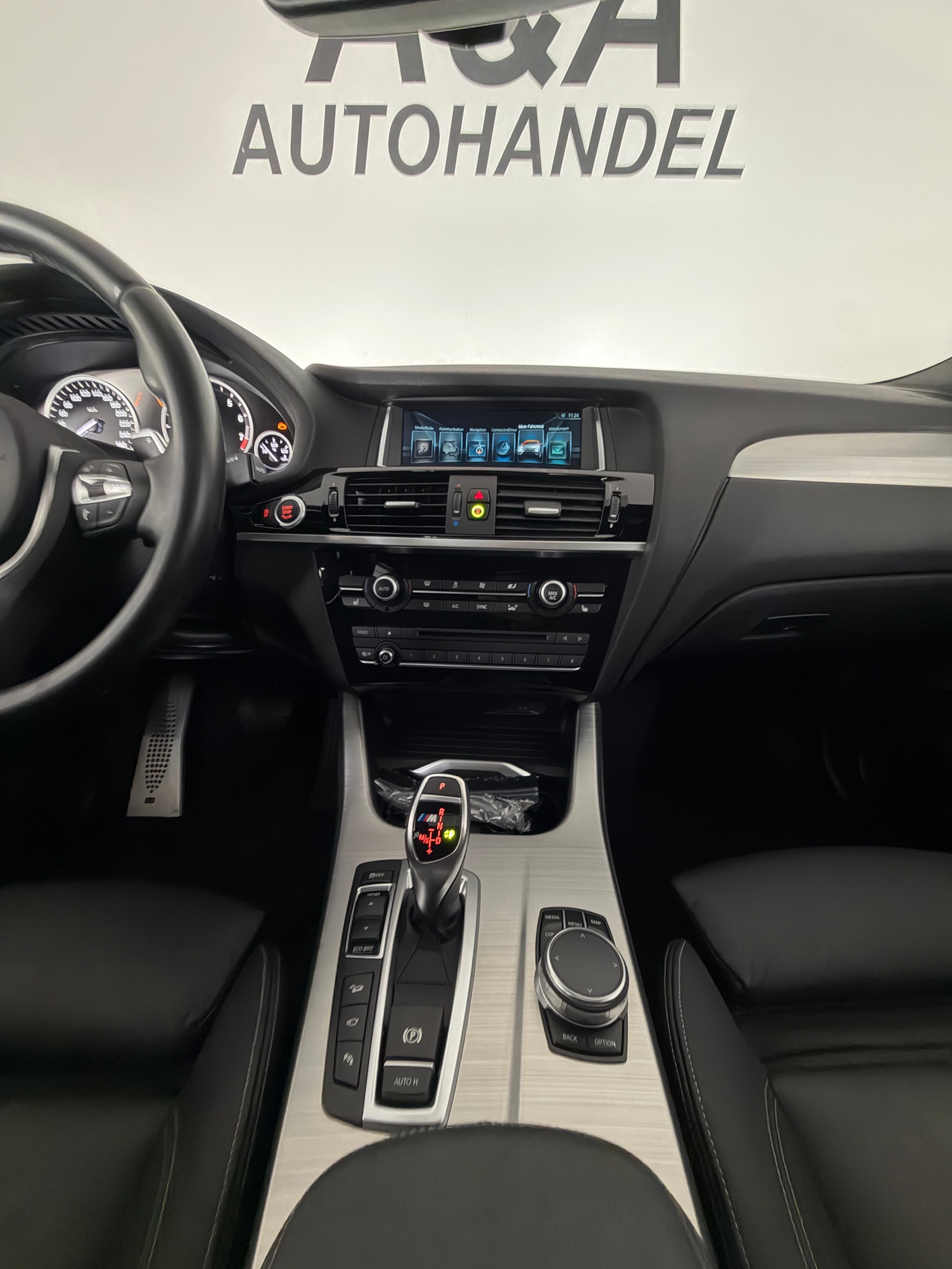 BMW X4 M 40i Steptronic-image-10