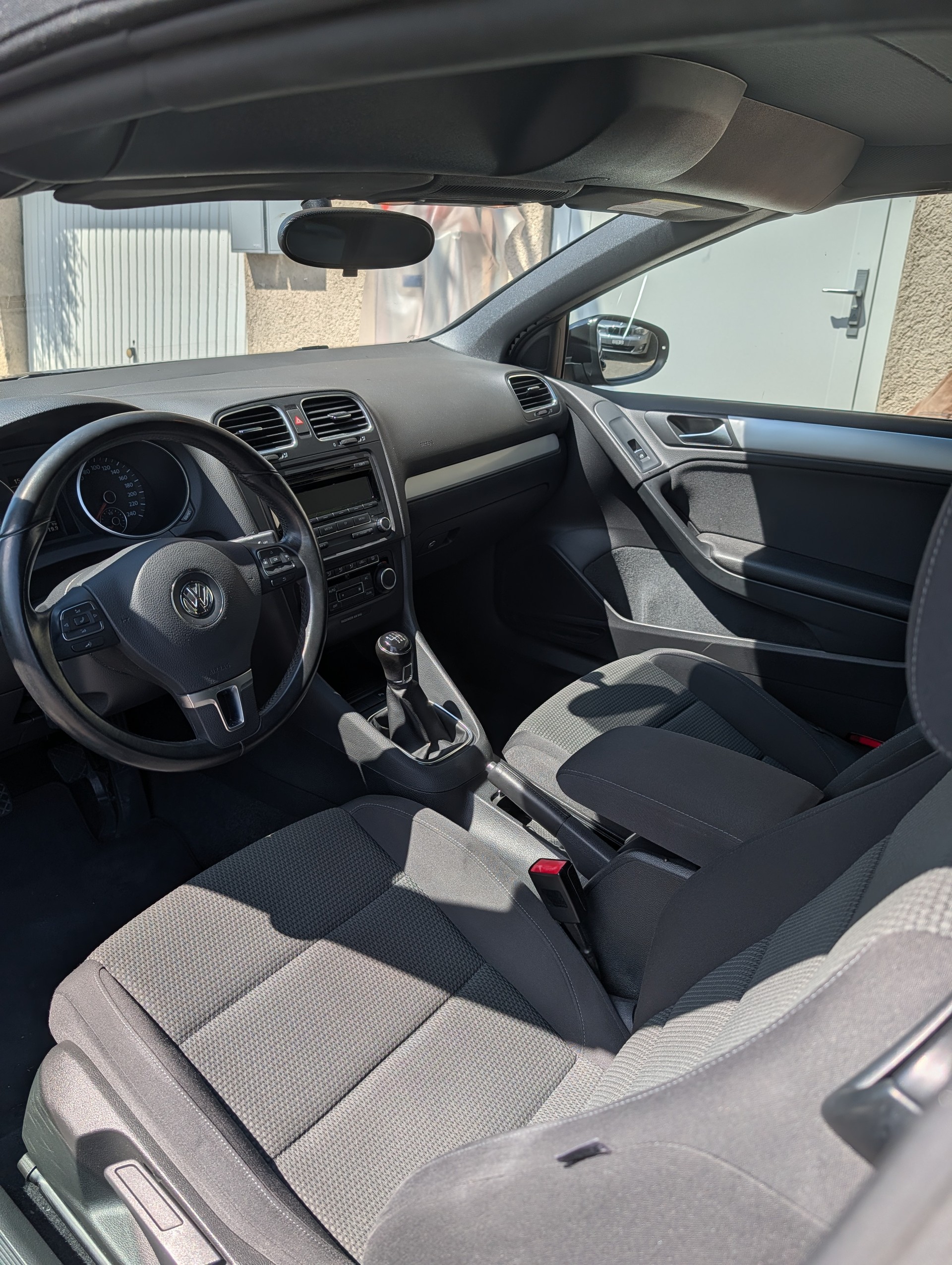VW 1.2 Cabriolet BMT-image-5