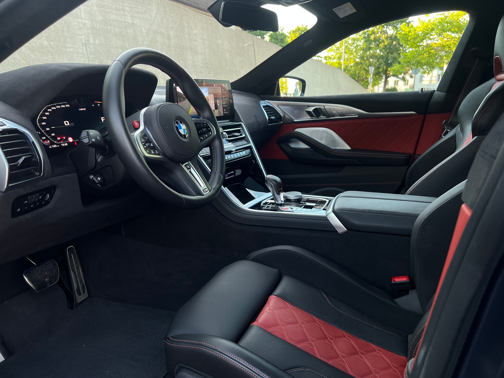 BMW M8 xDrive M Competition Steptronic-image-5