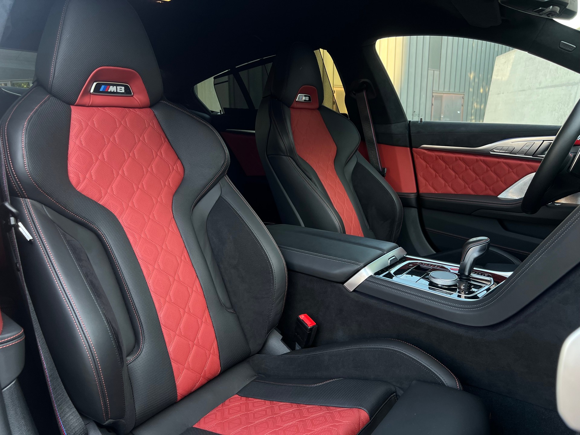 BMW M8 xDrive M Competition Steptronic-image-10