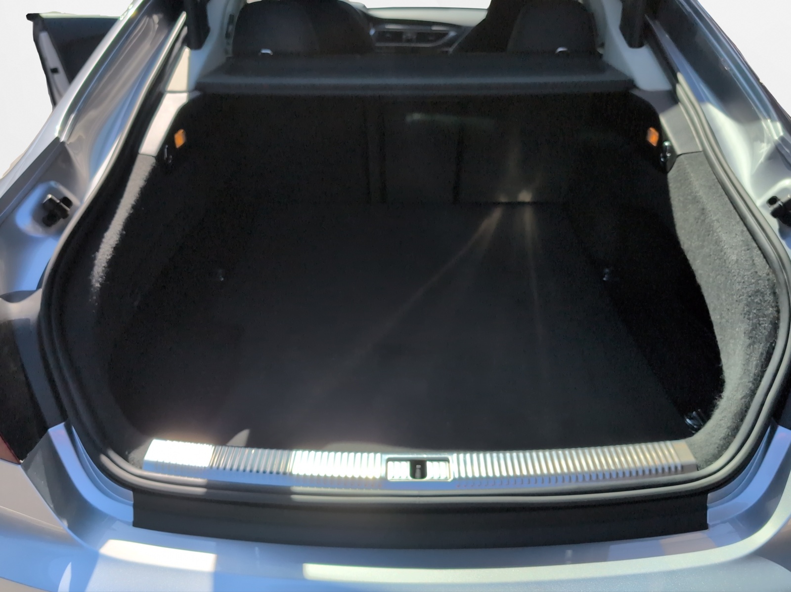 AUDI S7 Sportback 4.0 TFSI V8 quattro S-tronic-image-8