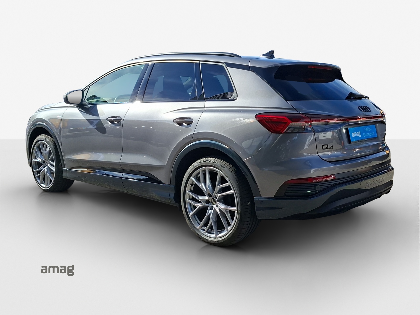 AUDI Q4 e-tron 55 quattro-showroom-element-2