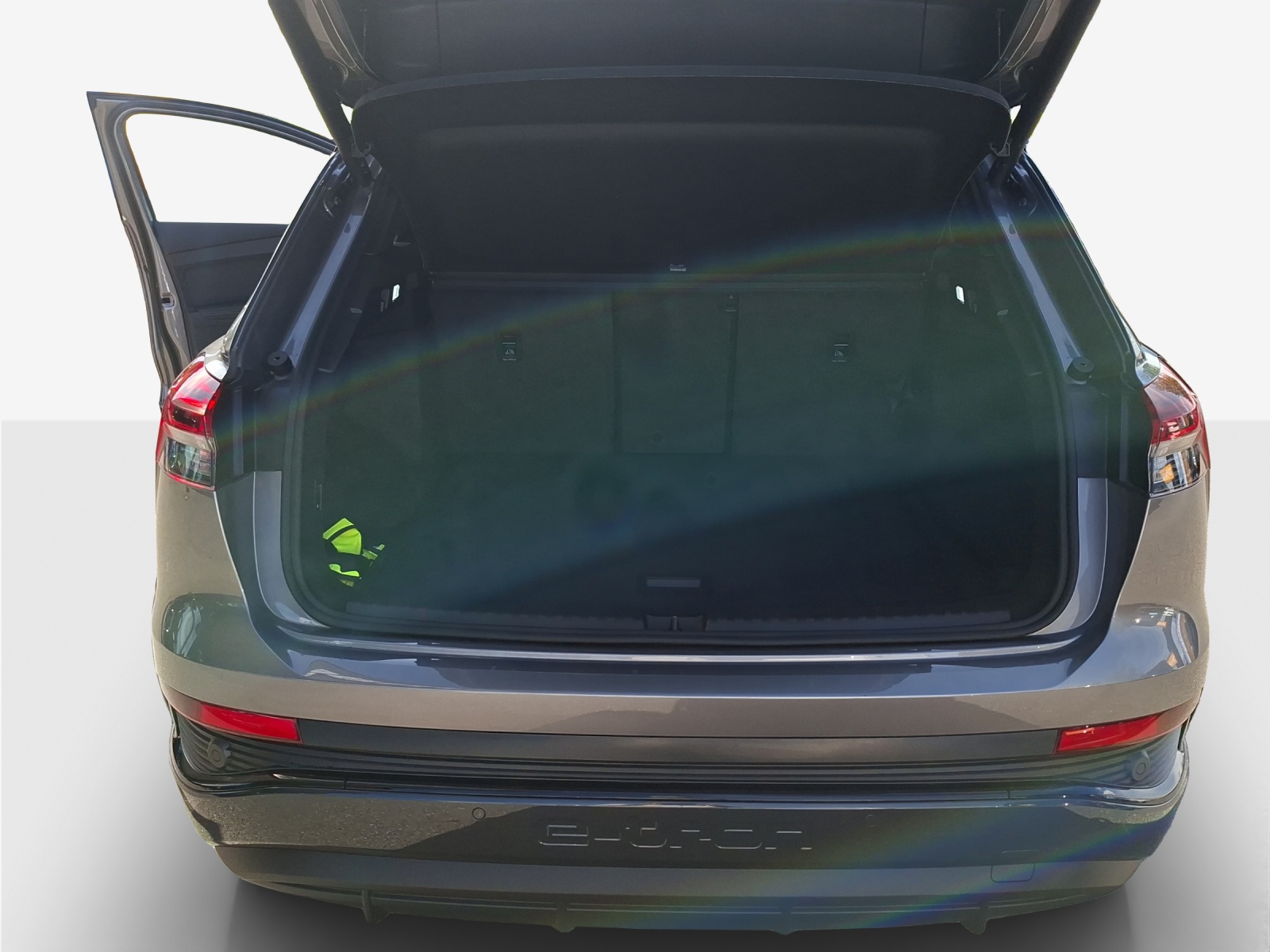 AUDI Q4 e-tron 55 quattro-image-13