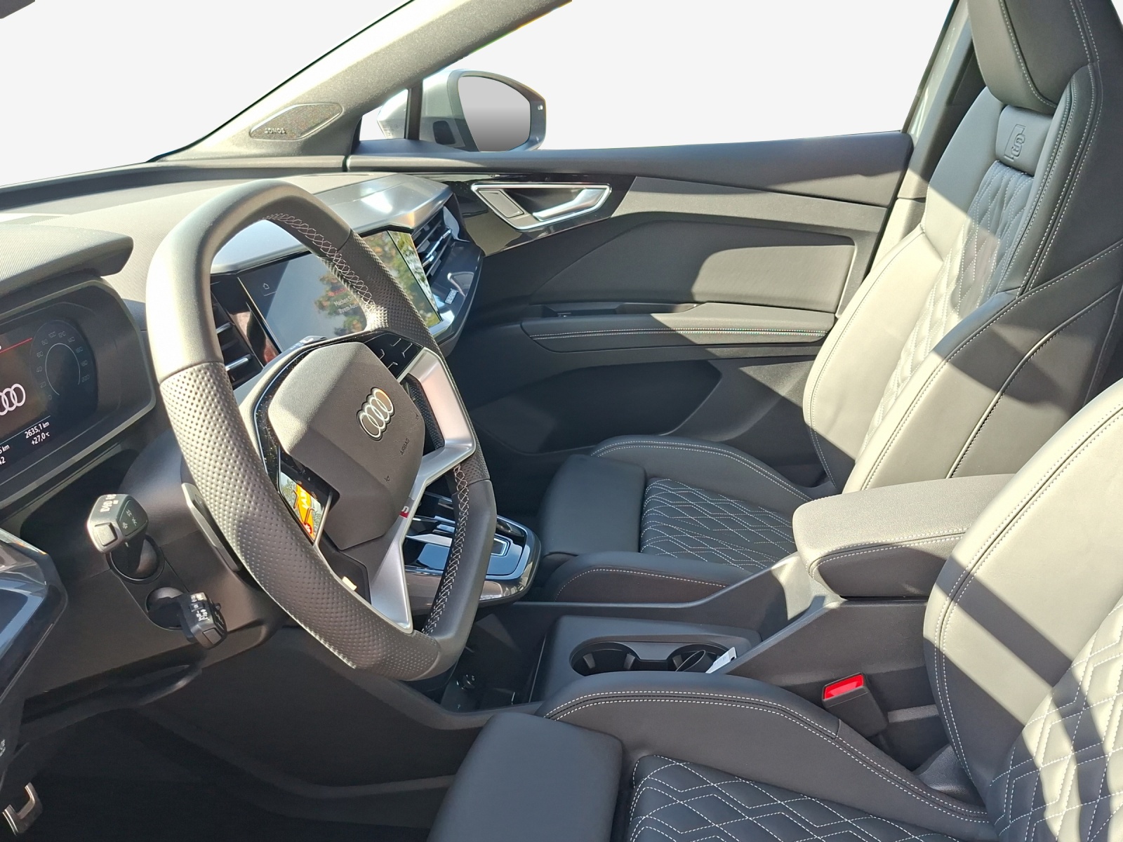 AUDI Q4 e-tron 55 quattro-image-8