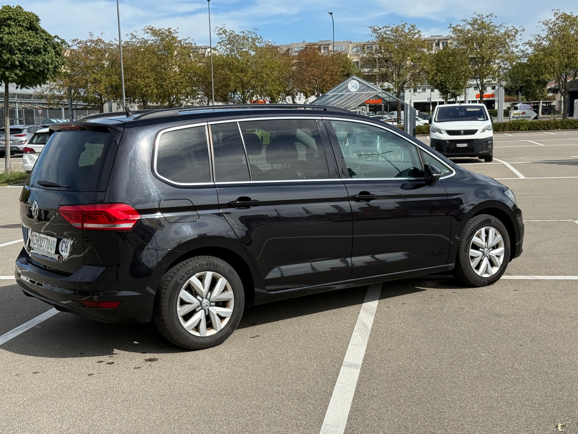 VW Touran 1.6 TDI BlueMotion Technology Comfortline DSG-image-6