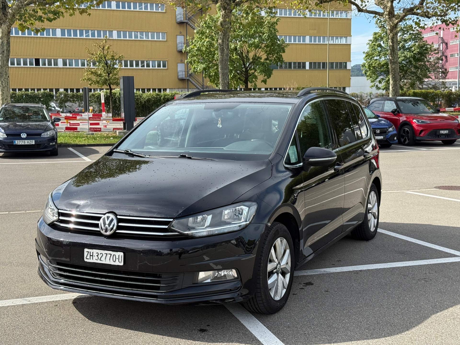 VW Touran 1.6 TDI BlueMotion Technology Comfortline DSG-image-1