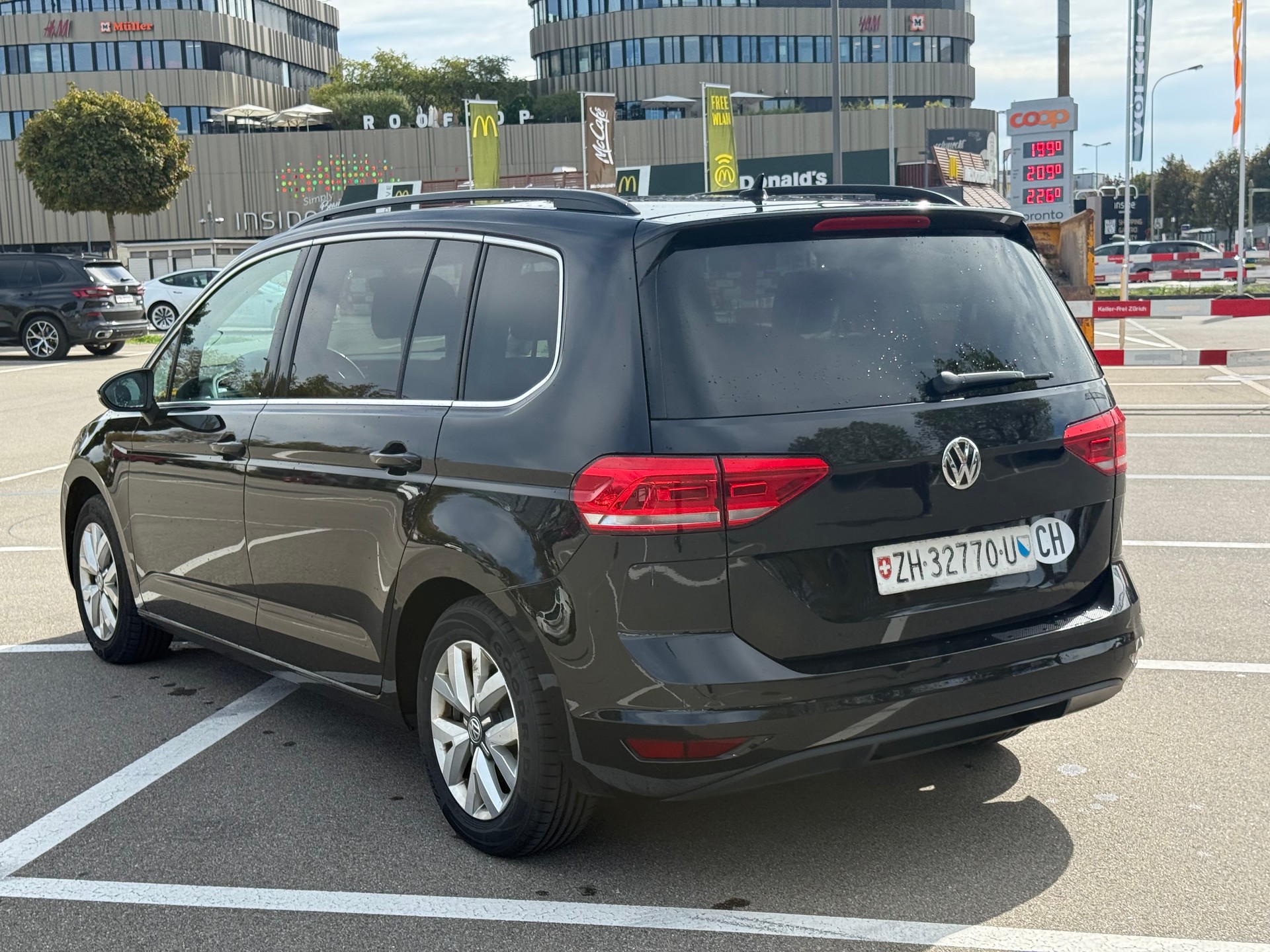 VW Touran 1.6 TDI BlueMotion Technology Comfortline DSG-image-9