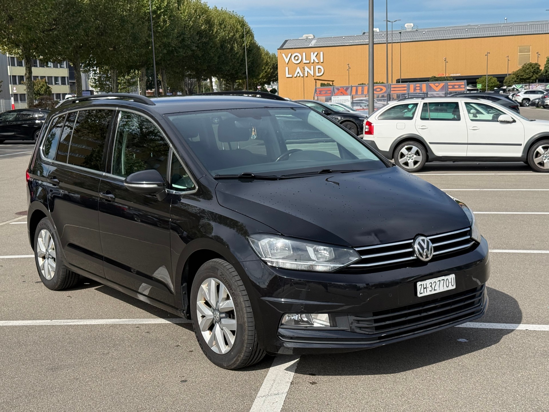 VW Touran 1.6 TDI BlueMotion Technology Comfortline DSG-image-3