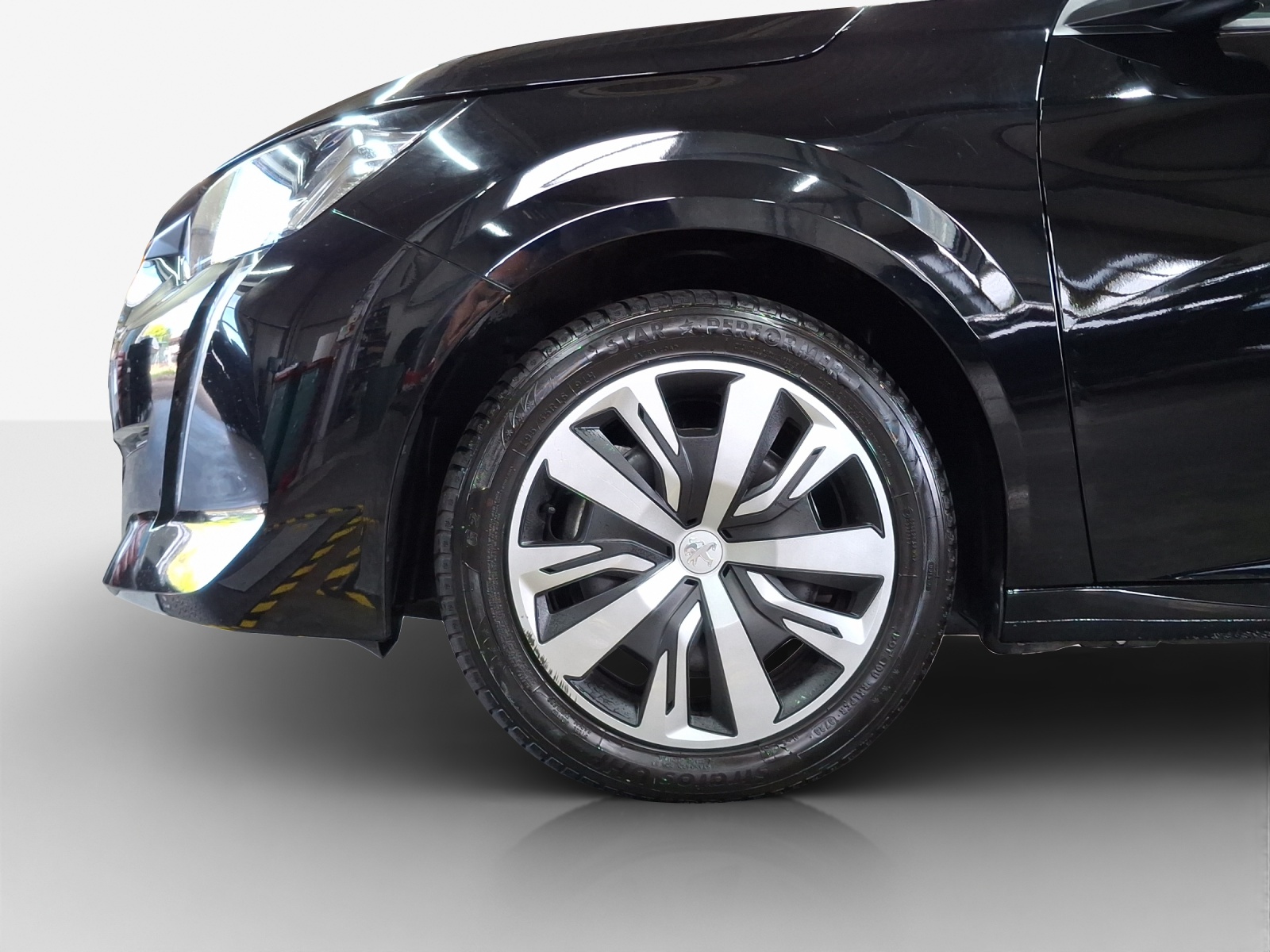 PEUGEOT 208 1.2 PureTech Active Pack EAT8-image-14