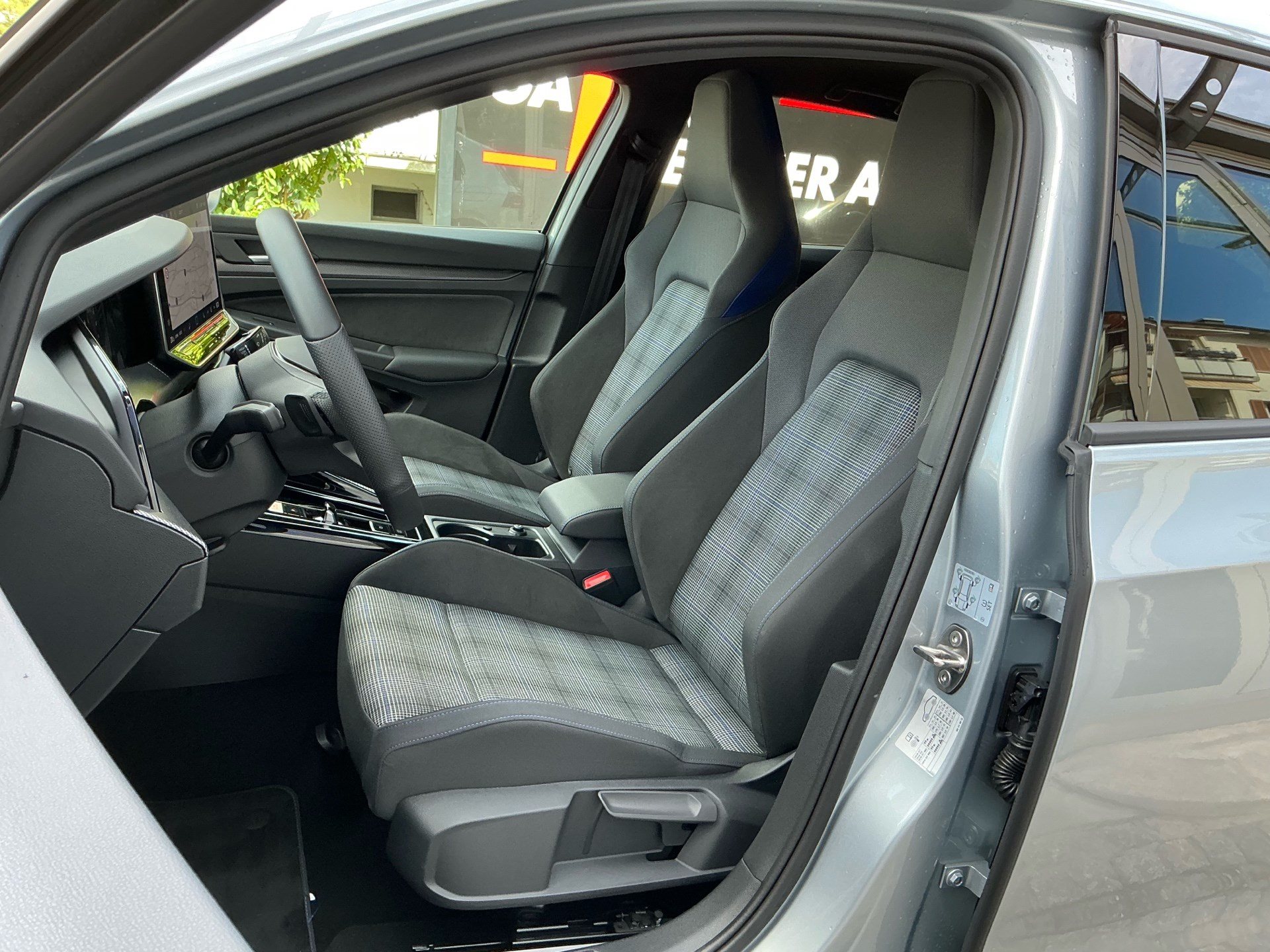VW Golf GTE 1.5 TSI eHybrid 272 PS *** 5 JAHRE VW WERKSGARANTIE ***-image-7
