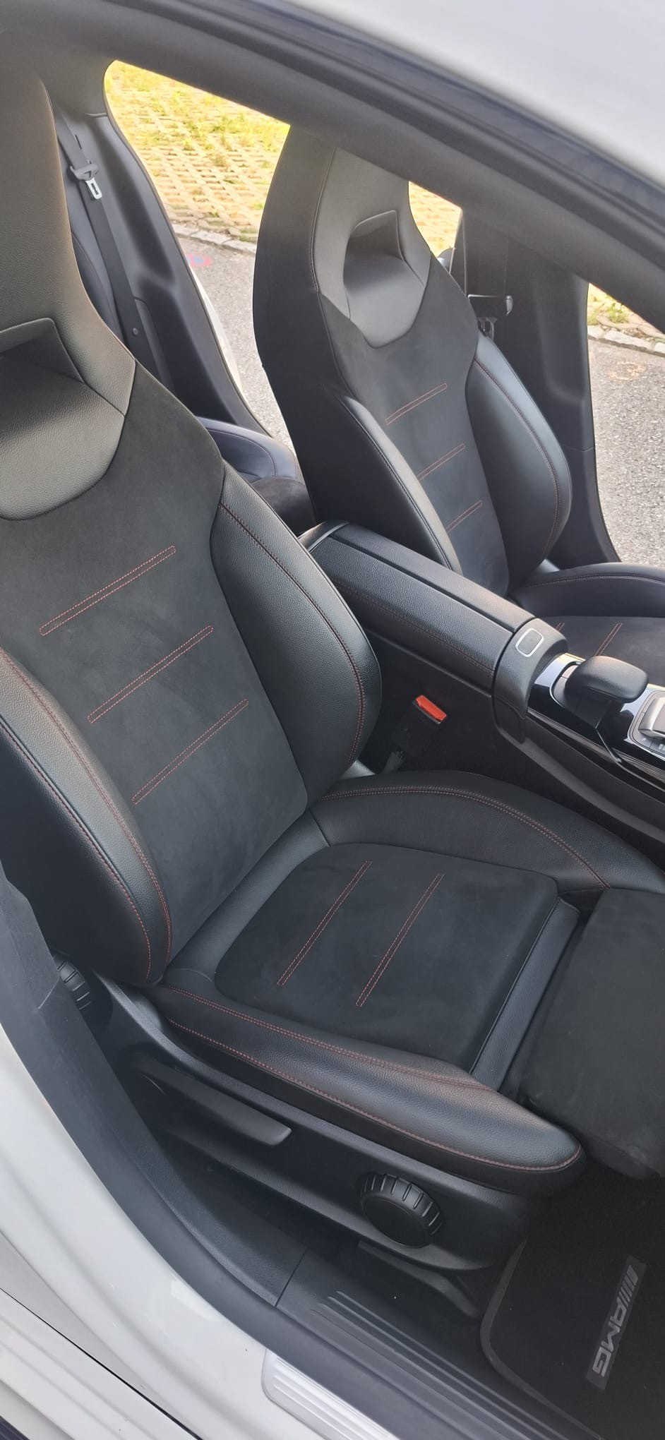 MERCEDES-BENZ CLA 35 AMG 4Matic 7G-DCT-image-9