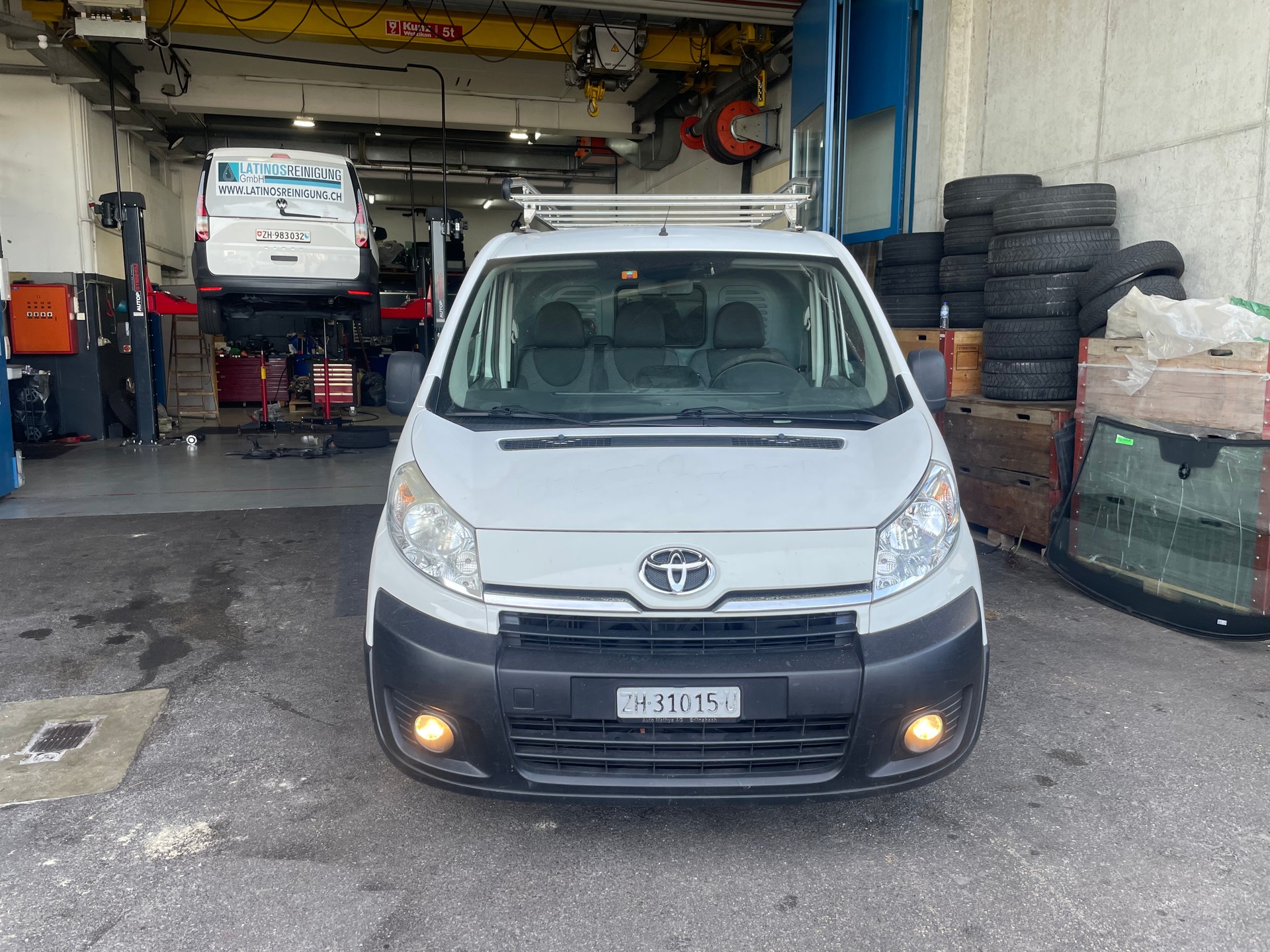 TOYOTA Proace 2.0D Panel Van Terra L2H1-image-1