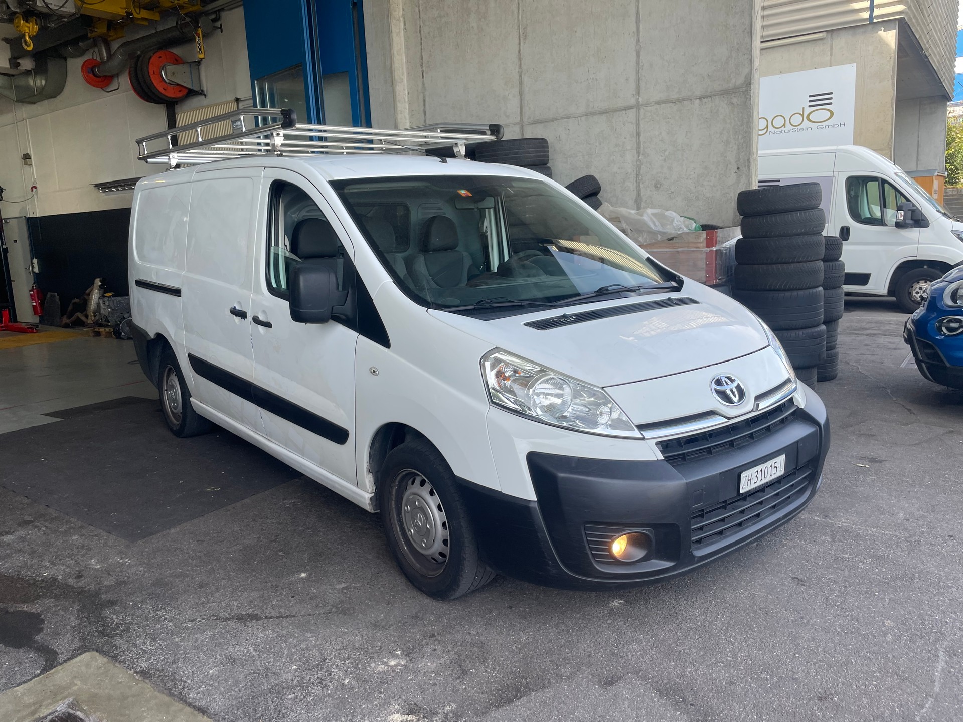 TOYOTA Proace 2.0D Panel Van Terra L2H1-image-2