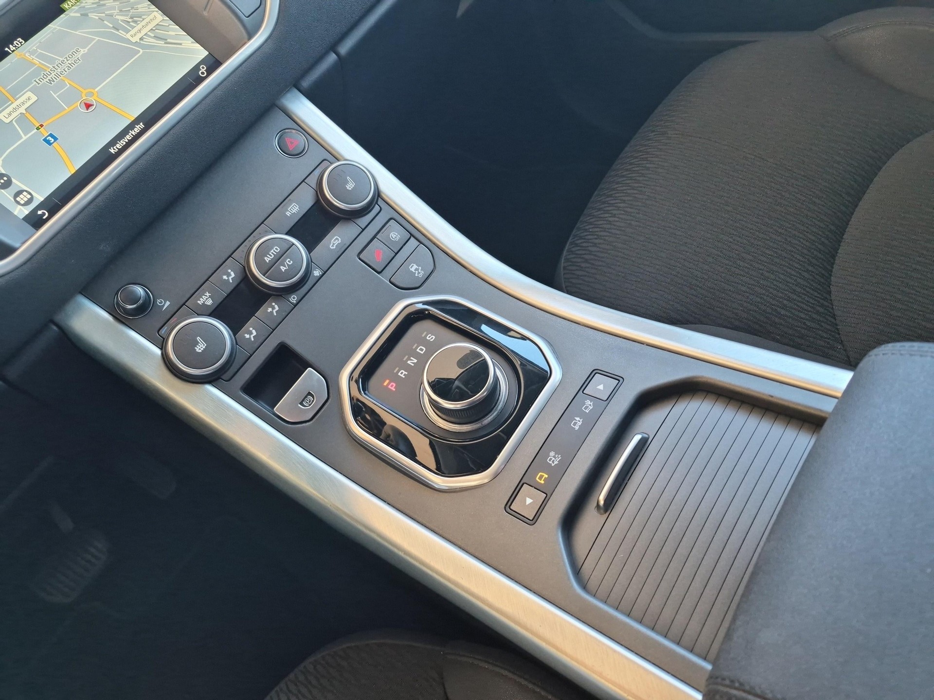 LAND ROVER Range Rover Evoque 2.0 TD4 Pure-image-15