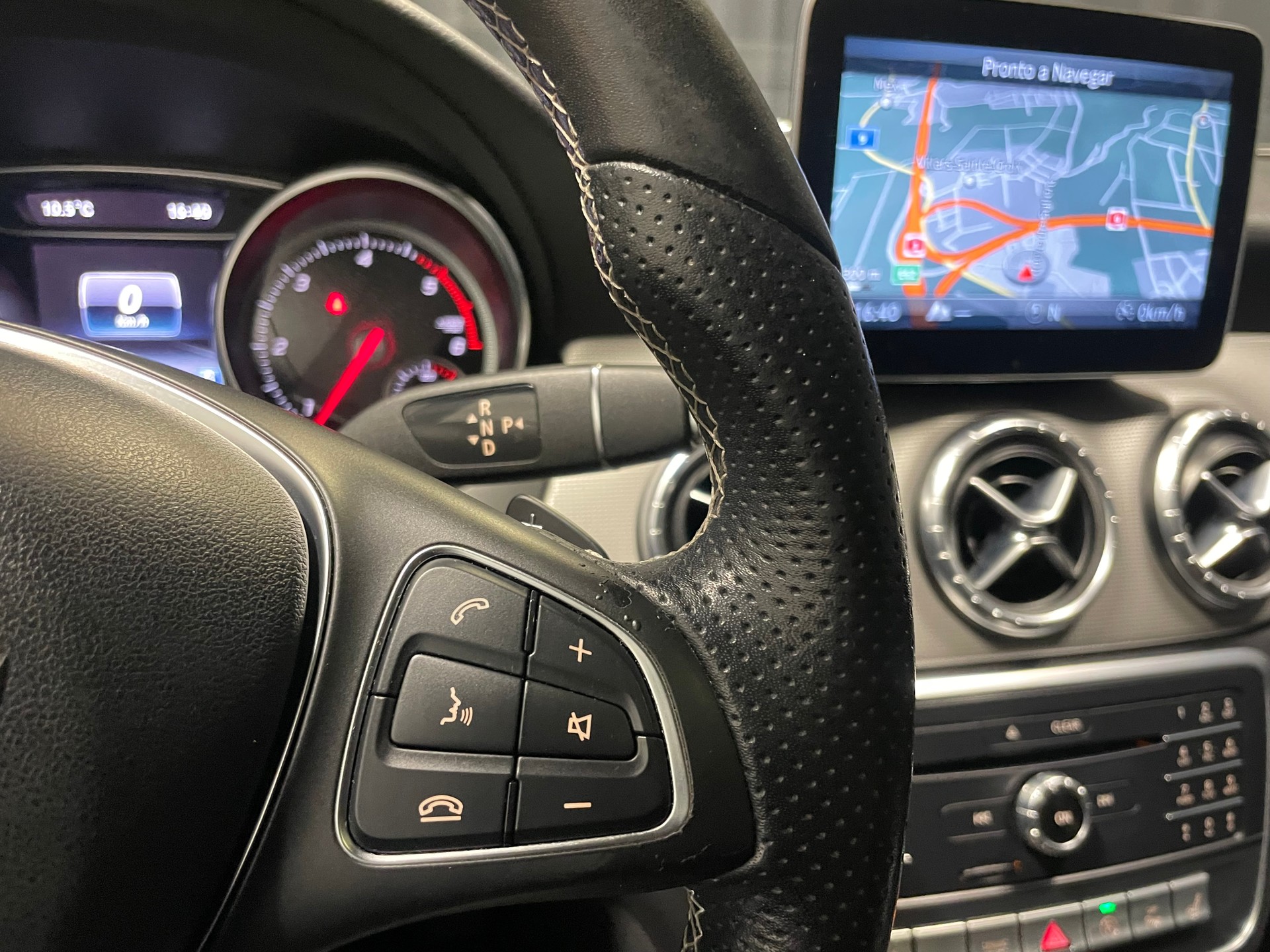 MERCEDES-BENZ CLA 220 Urban 4Matic 7G-DCT (42)-image-12