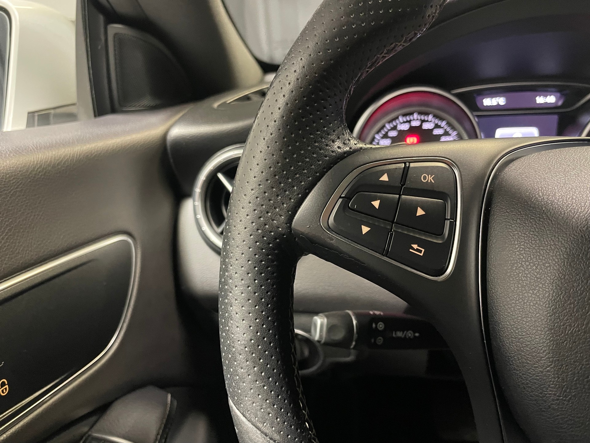 MERCEDES-BENZ CLA 220 Urban 4Matic 7G-DCT (42)-image-11