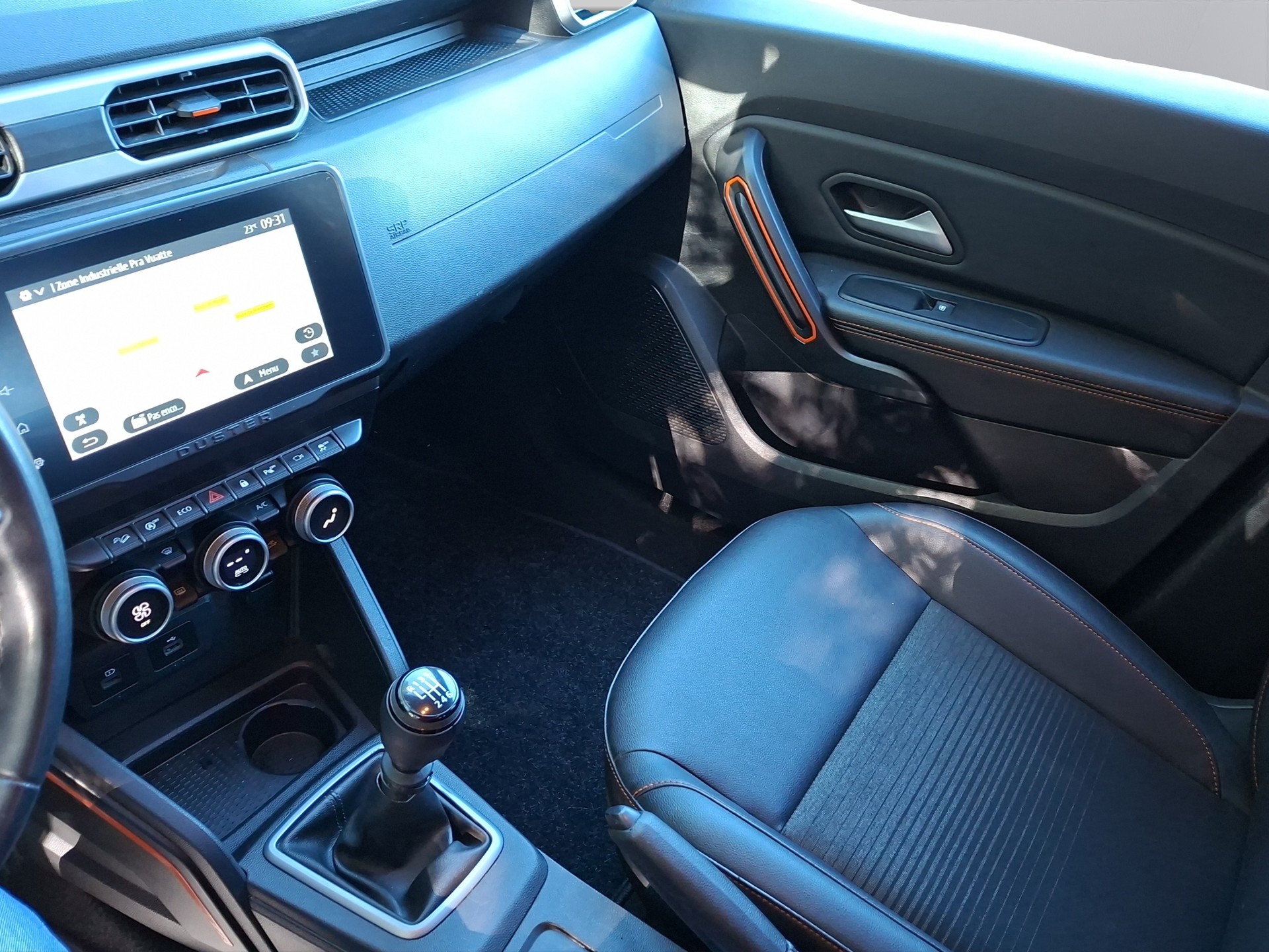 DACIA Duster TCe 150 Comfort 4x4-image-11