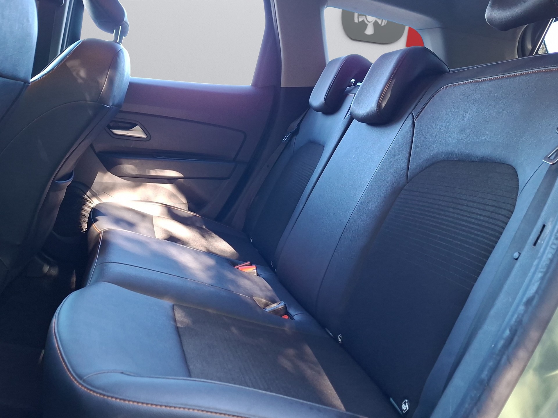 DACIA Duster TCe 150 Comfort 4x4-image-12