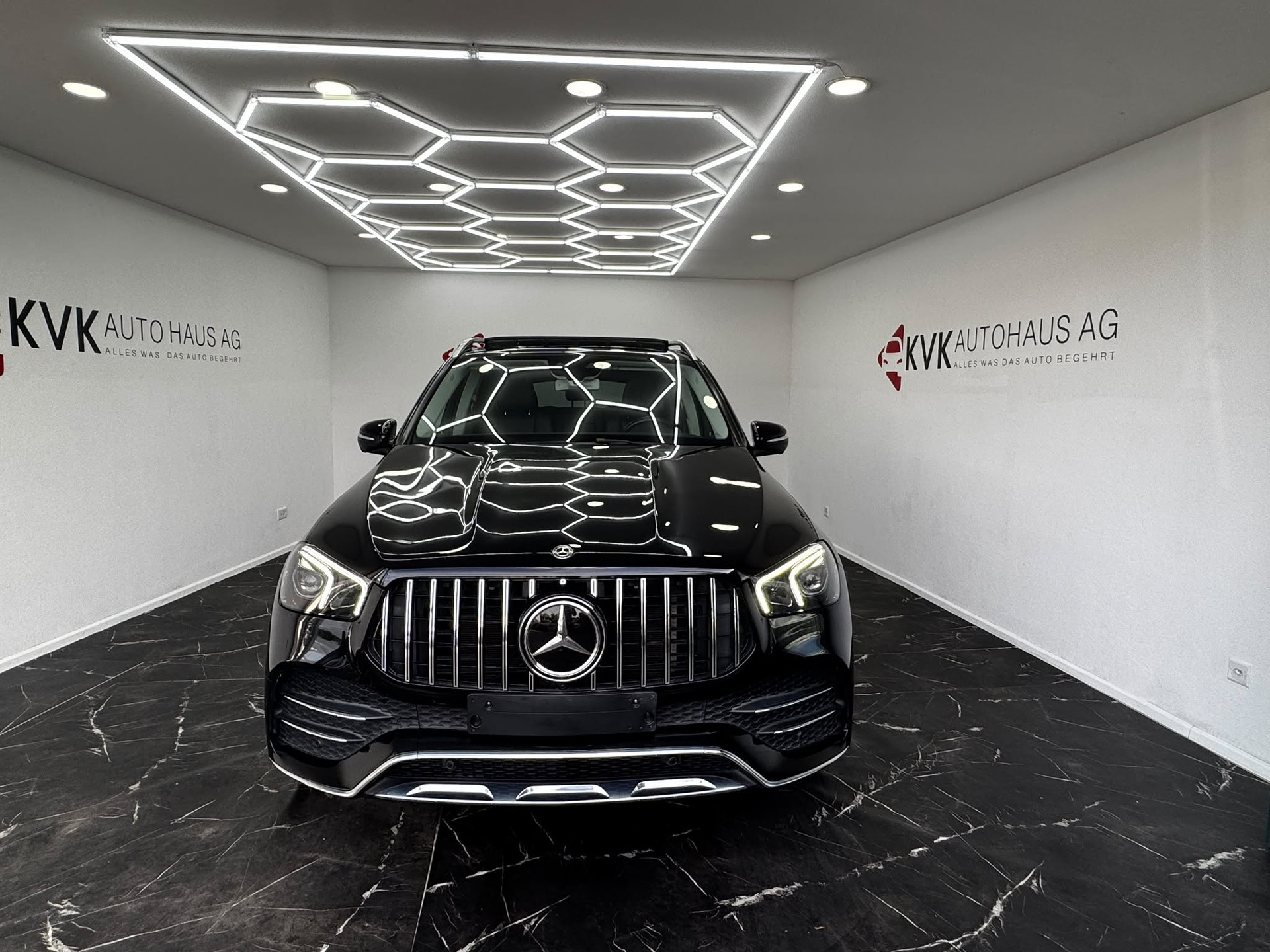 MERCEDES-BENZ GLE 450 4Matic AMG Line 9G-Tronic | VOLLAUSSTATTUNG | 7-SITZER | PANORAMA |-showroom-element-2