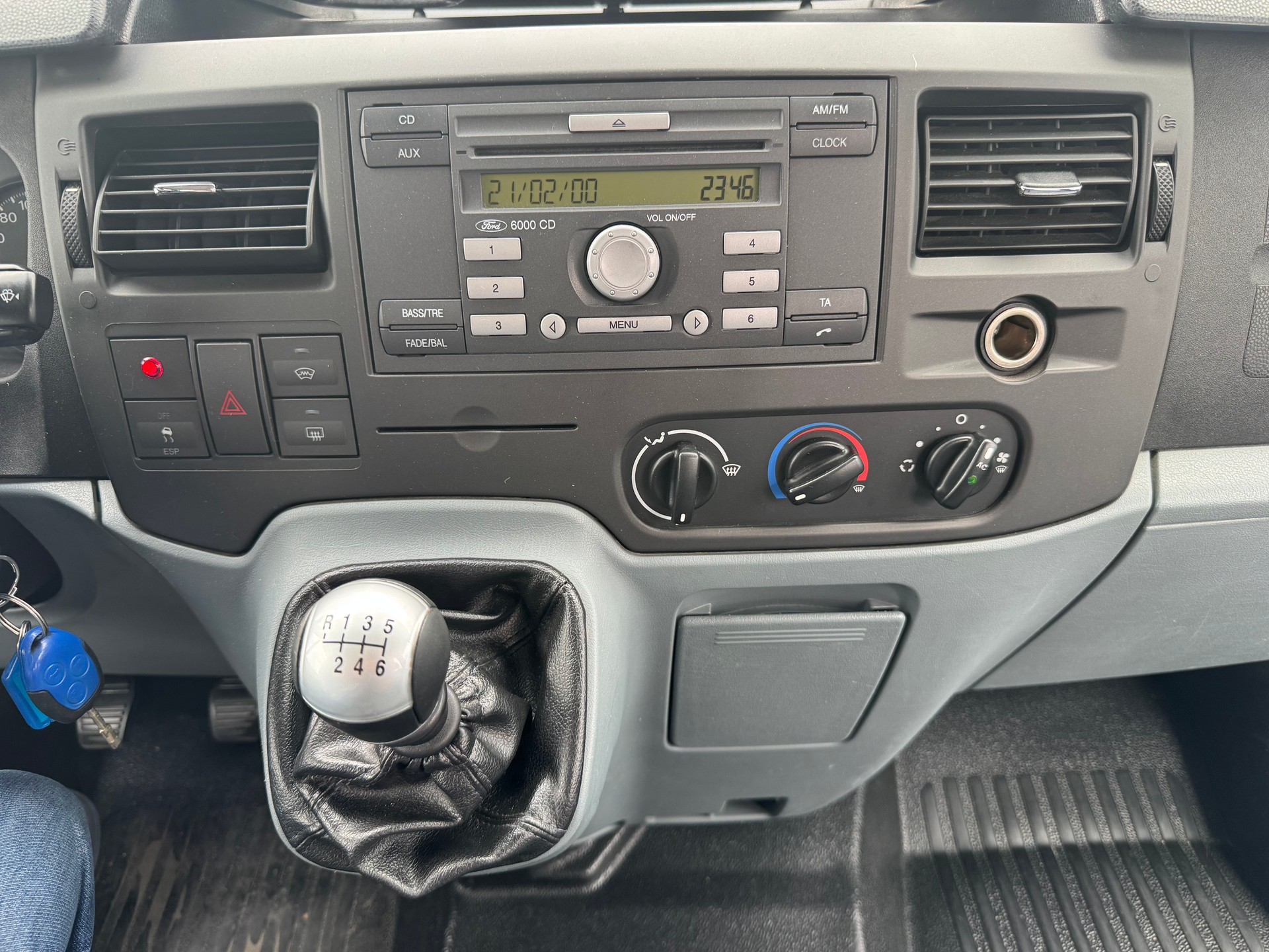 FORD Transit 2.4 TDCi 330 M Trend-image-9