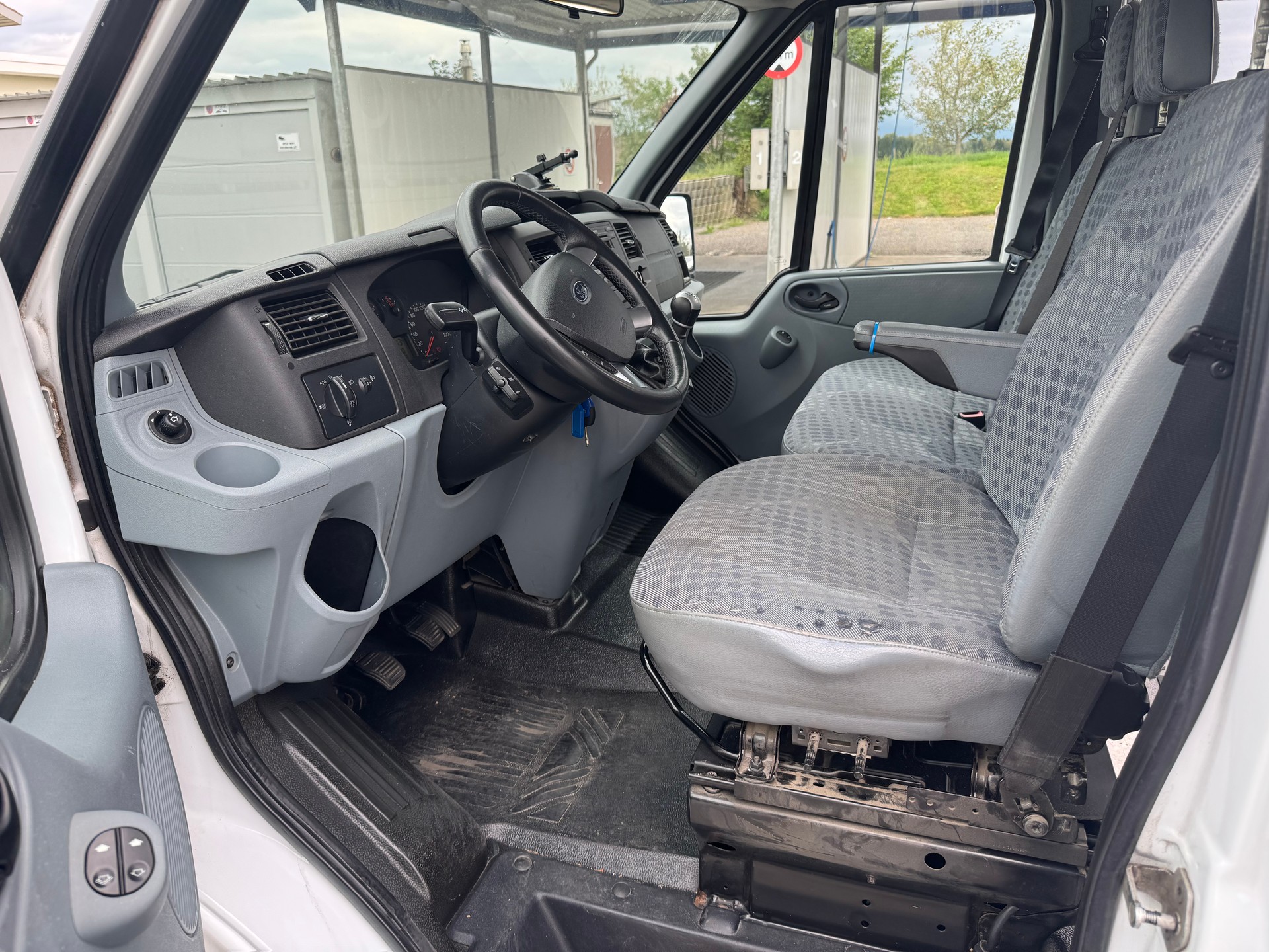 FORD Transit 2.4 TDCi 330 M Trend-image-10