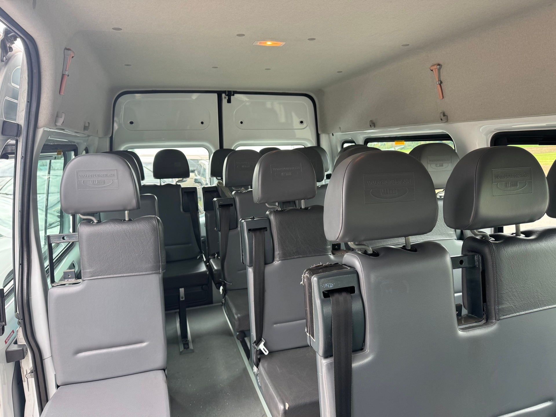 FORD Transit 2.4 TDCi 330 M Trend-image-8
