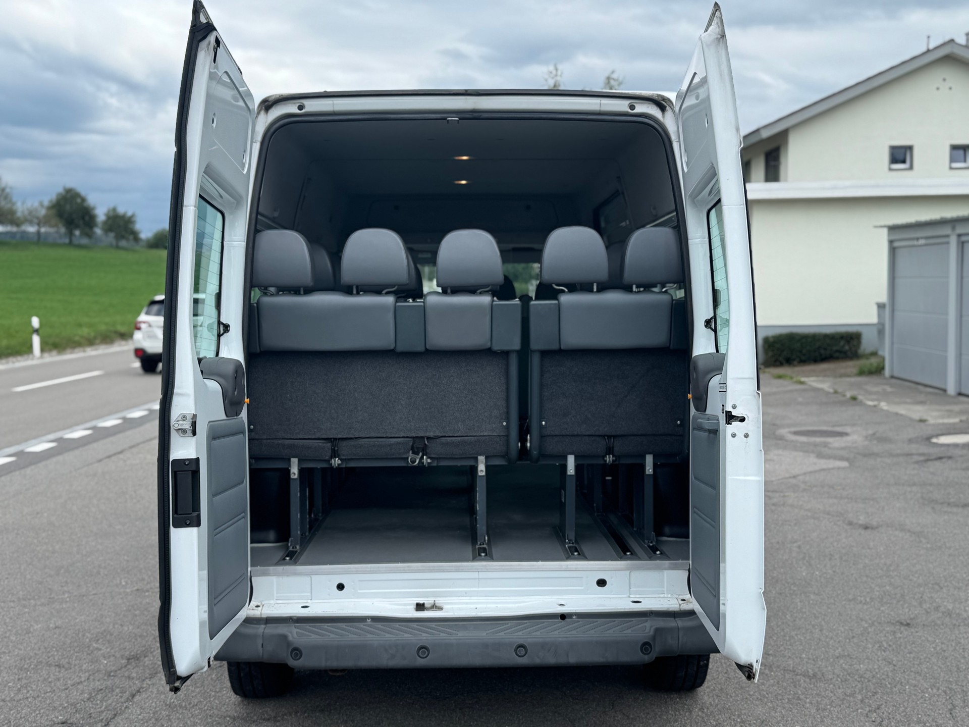 FORD Transit 2.4 TDCi 330 M Trend-image-5