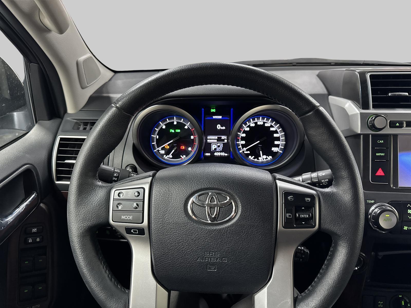 TOYOTA Land Cruiser 2.8TD Sol Automatic-image-5