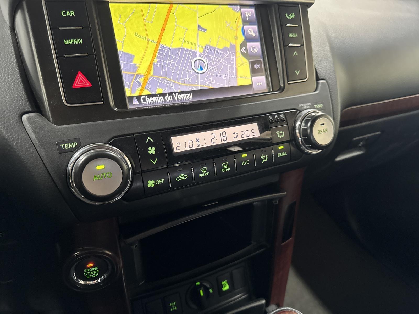 TOYOTA Land Cruiser 2.8TD Sol Automatic-image-9