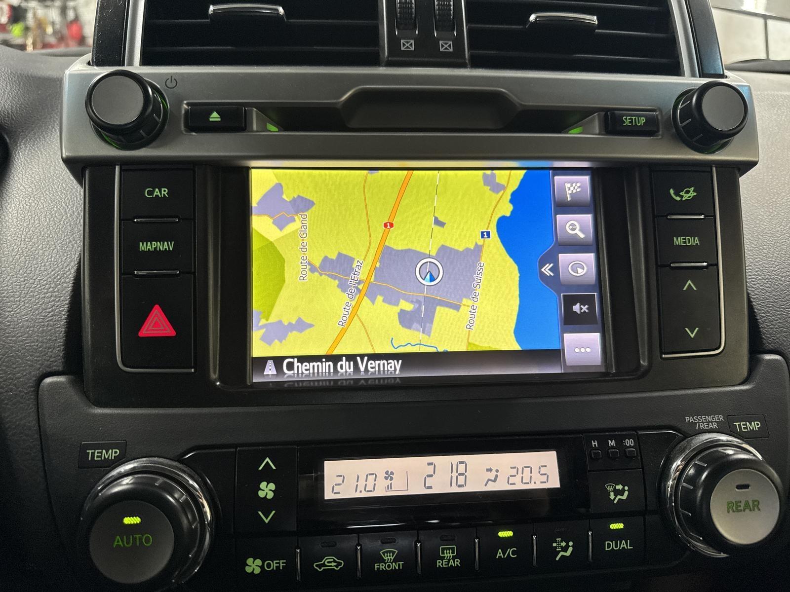 TOYOTA Land Cruiser 2.8TD Sol Automatic-image-8